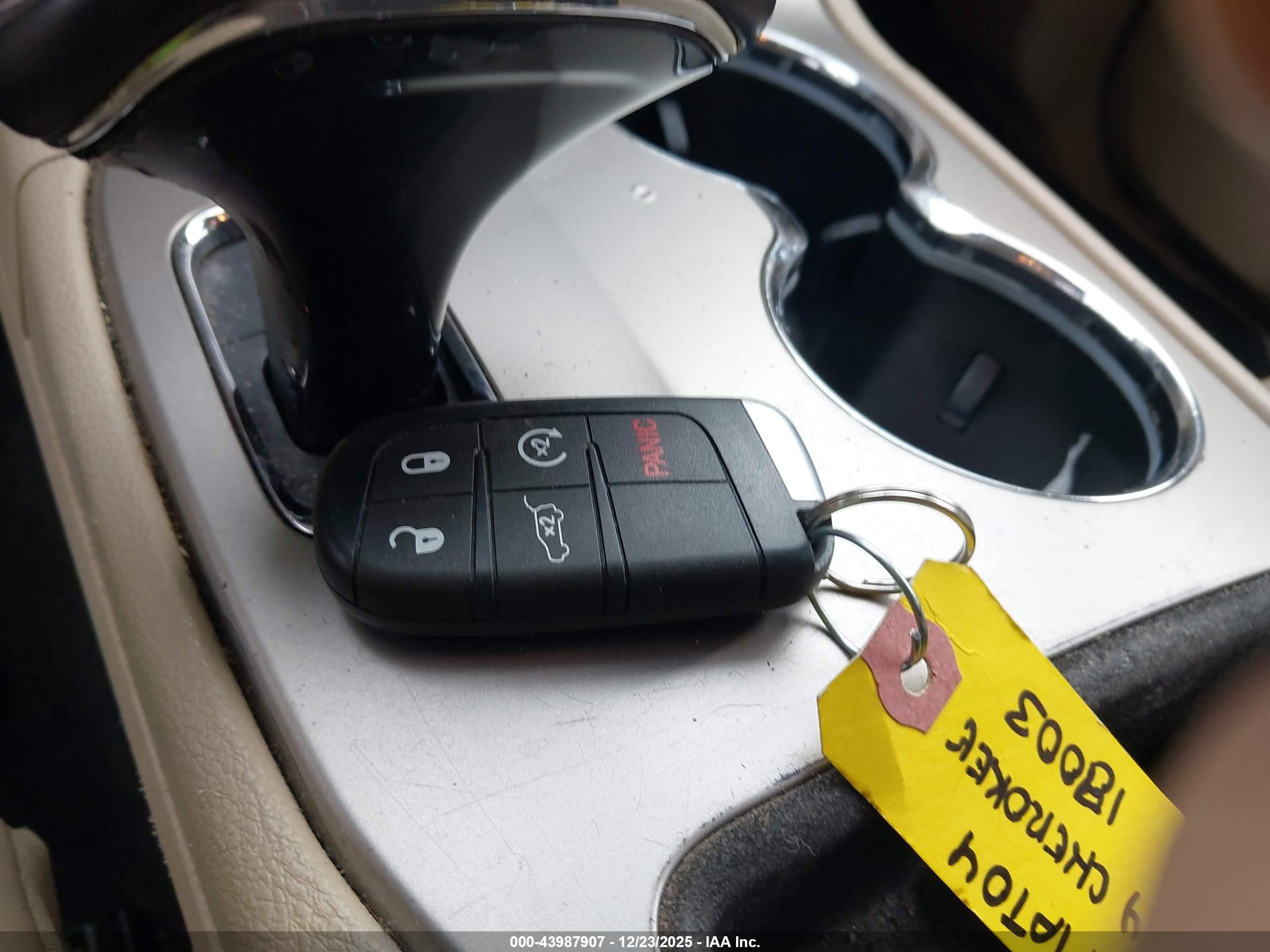 JEEP GRAND image 11