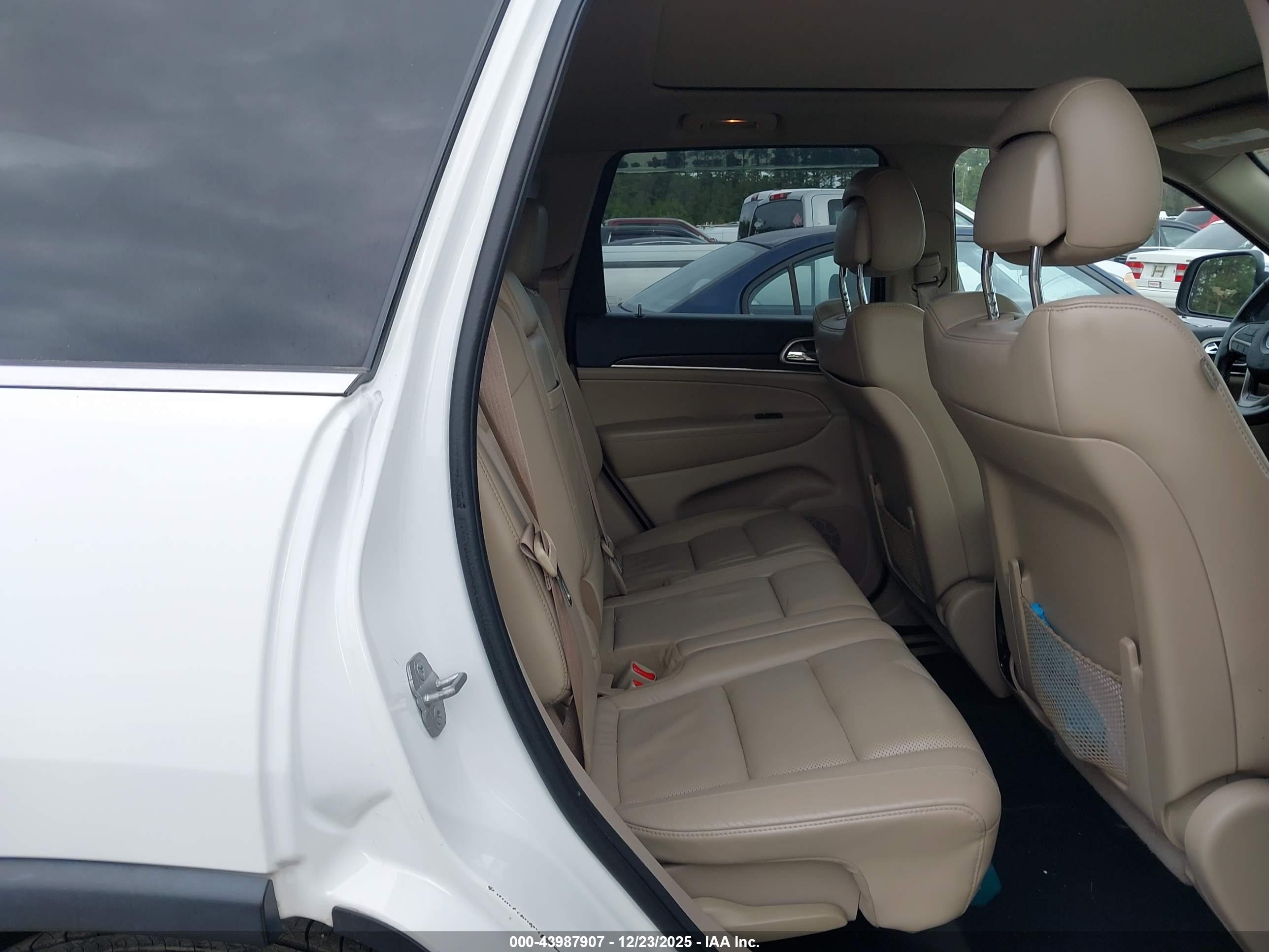 JEEP GRAND image 8