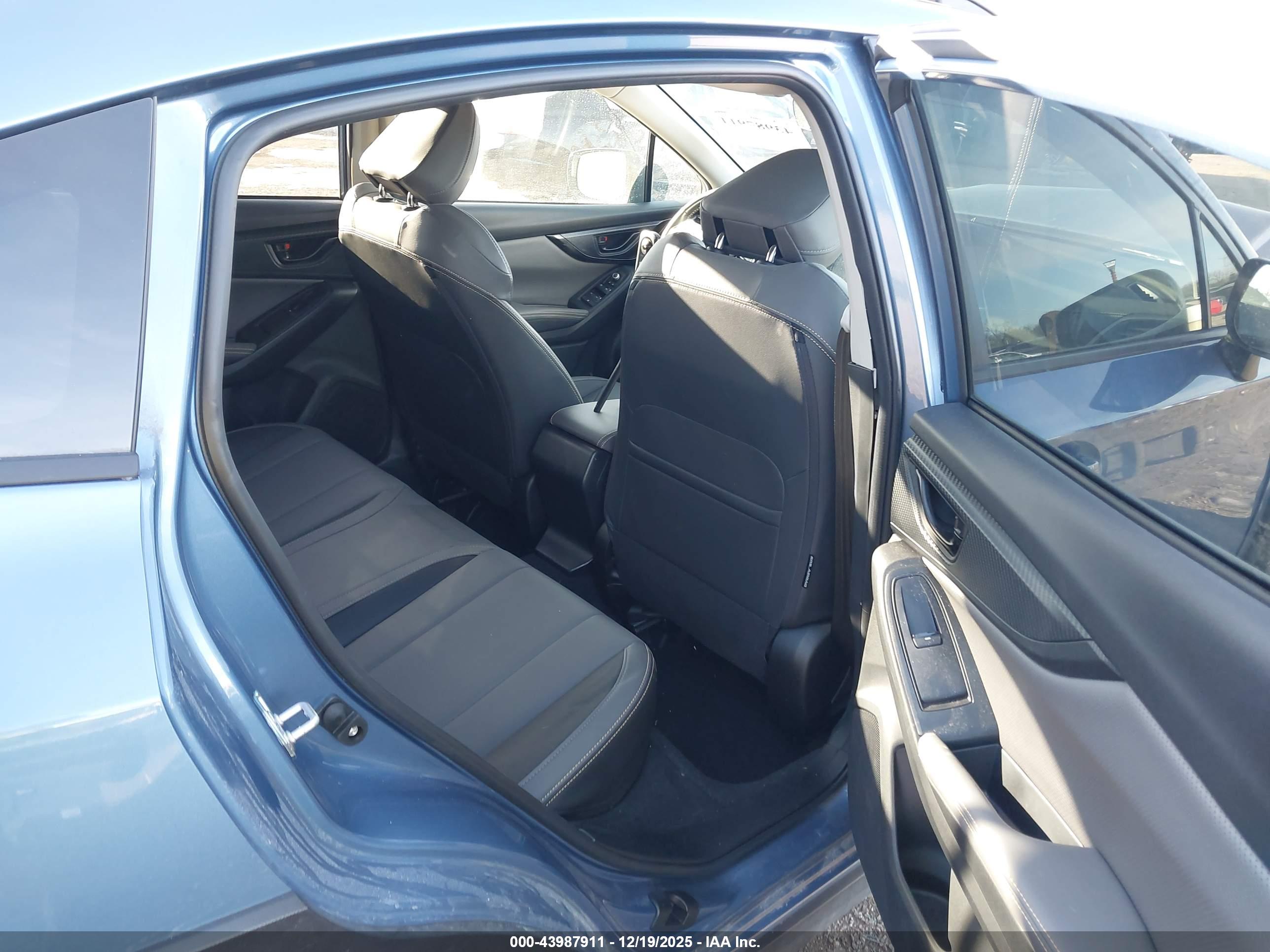 SUBARU CROSSTREK image 8