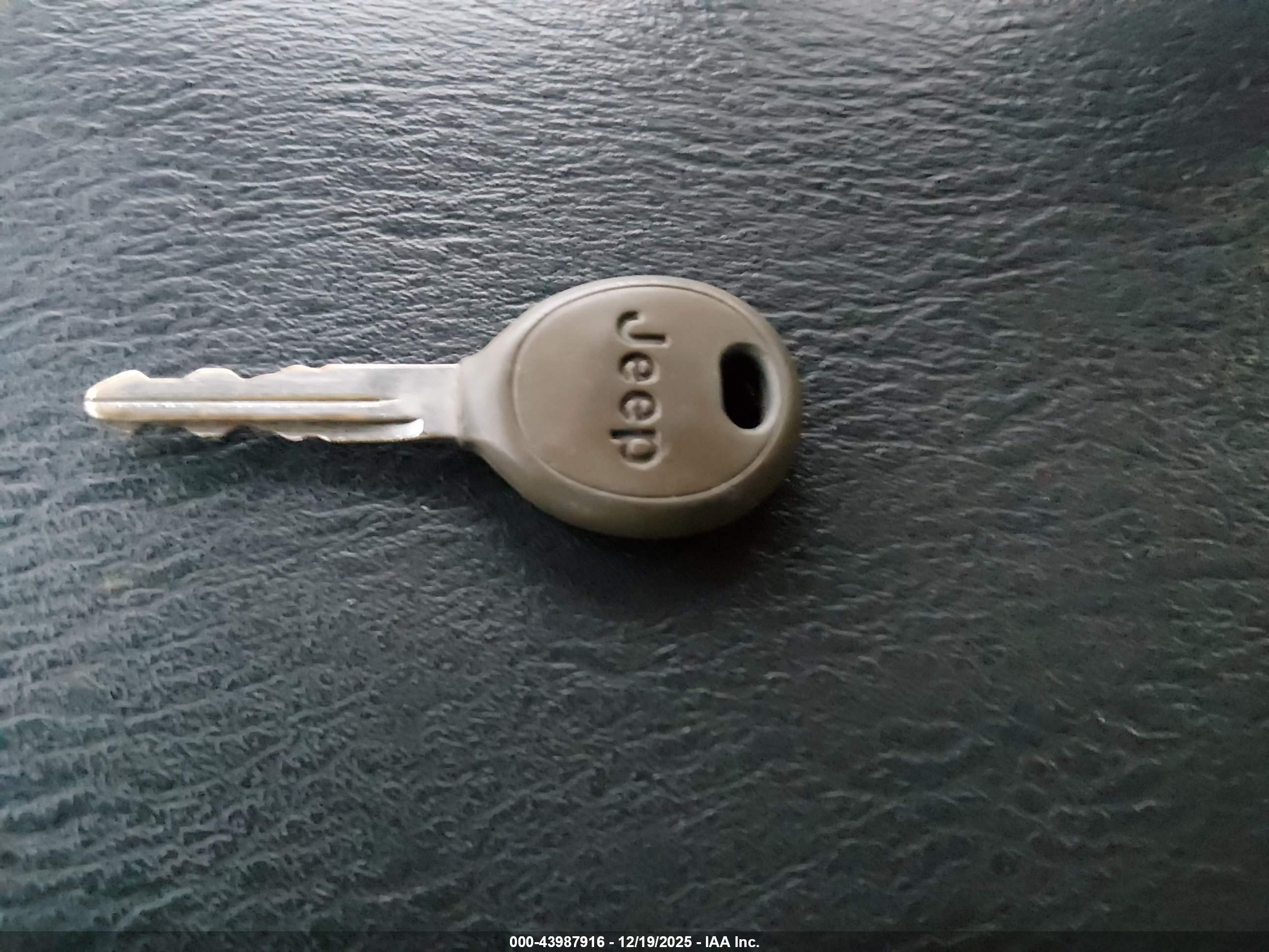 JEEP GRAND image 11