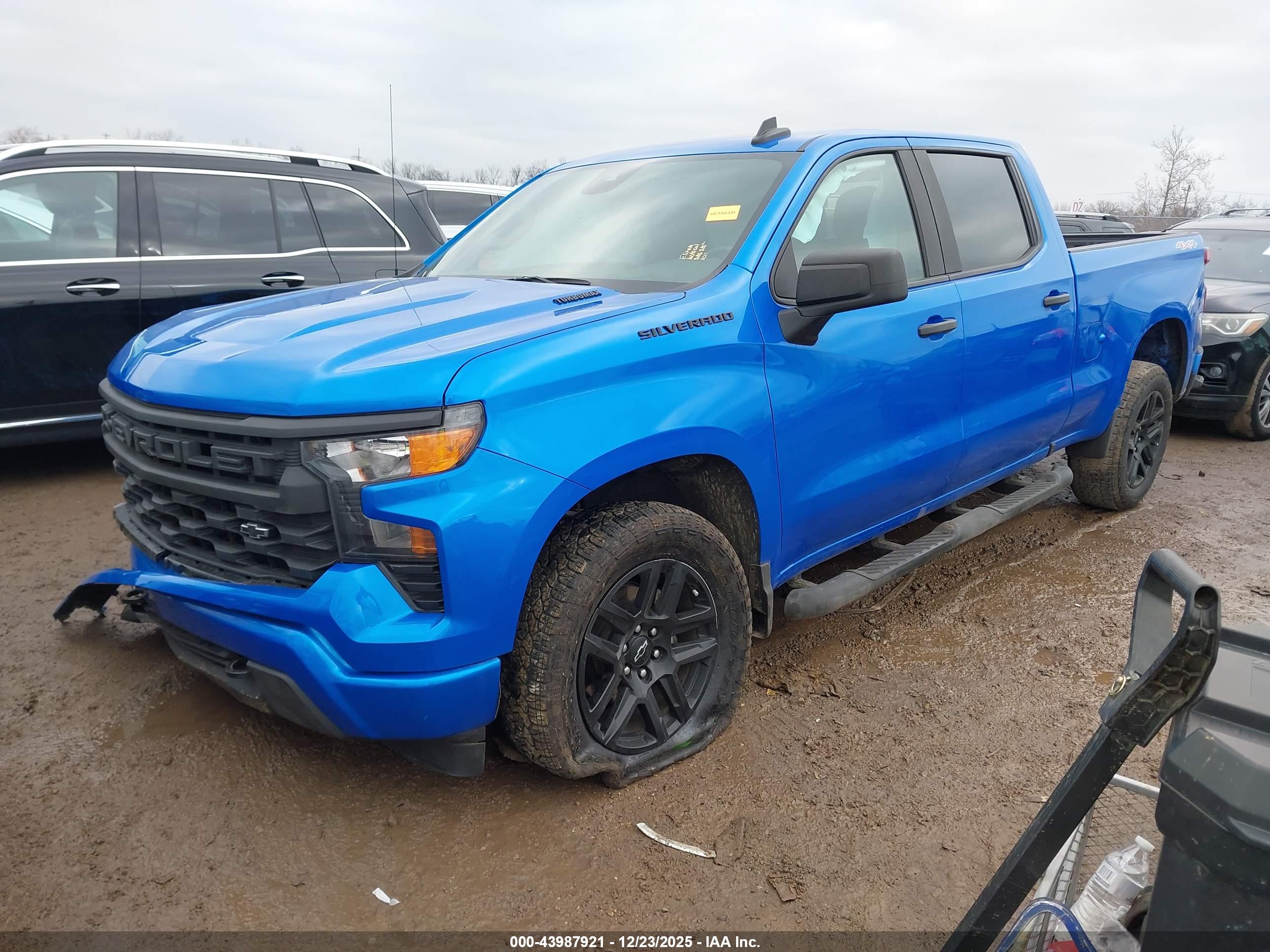 CHEVROLET SILVERADO image 2