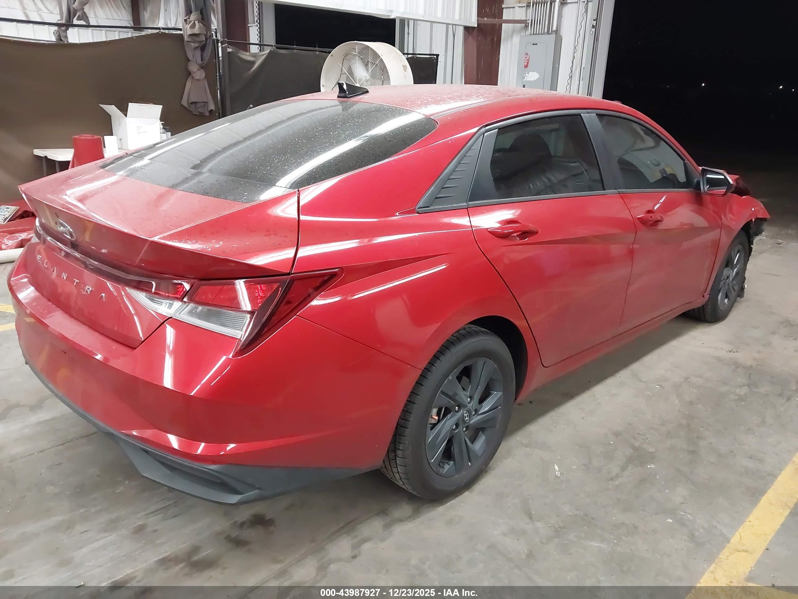 HYUNDAI ELANTRA image 4