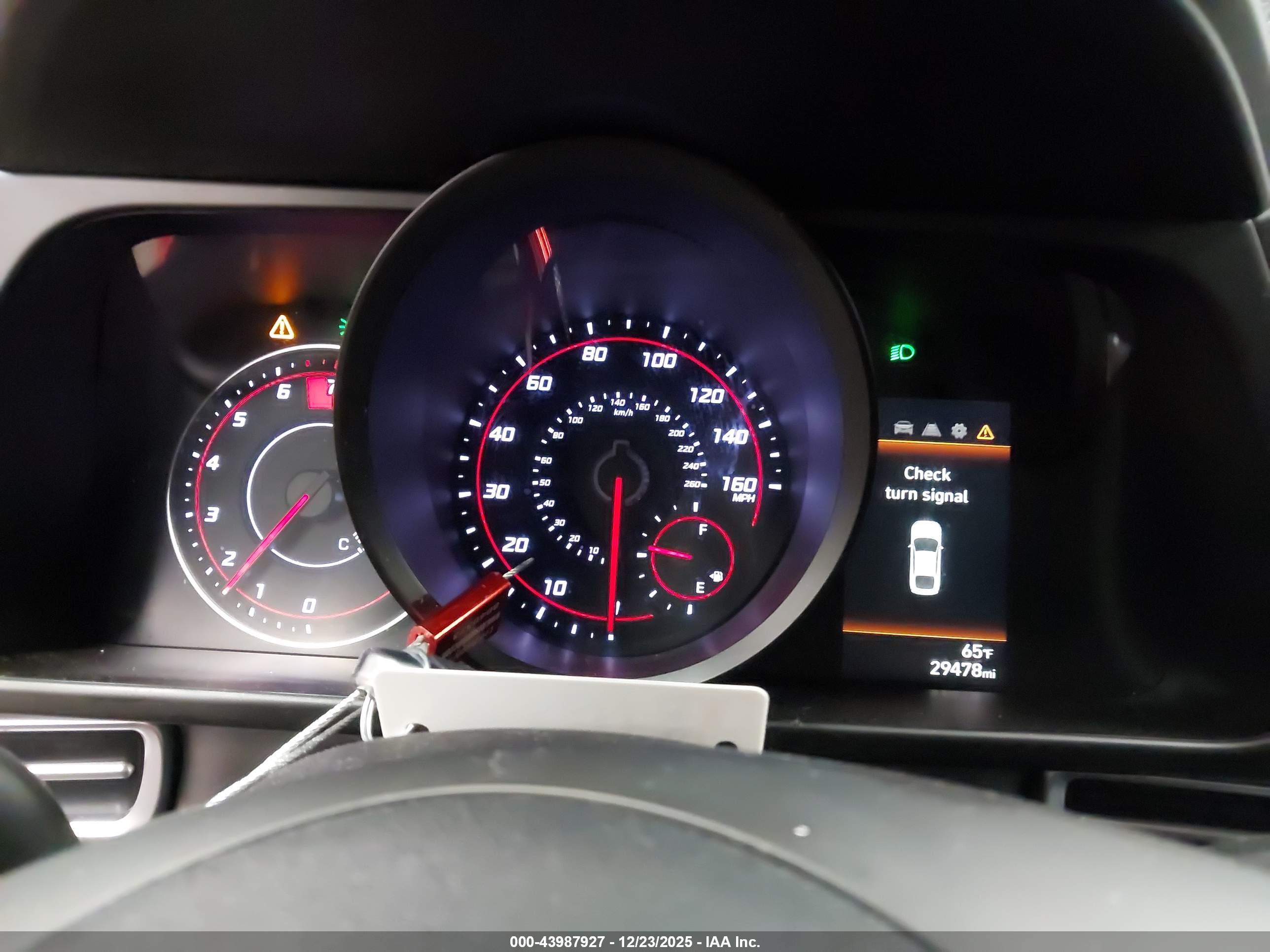 HYUNDAI ELANTRA image 7