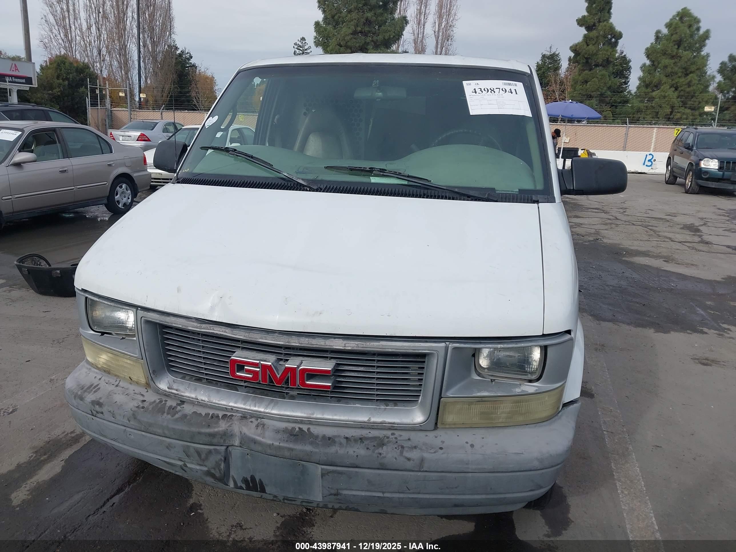 GMC SAFARI image 6