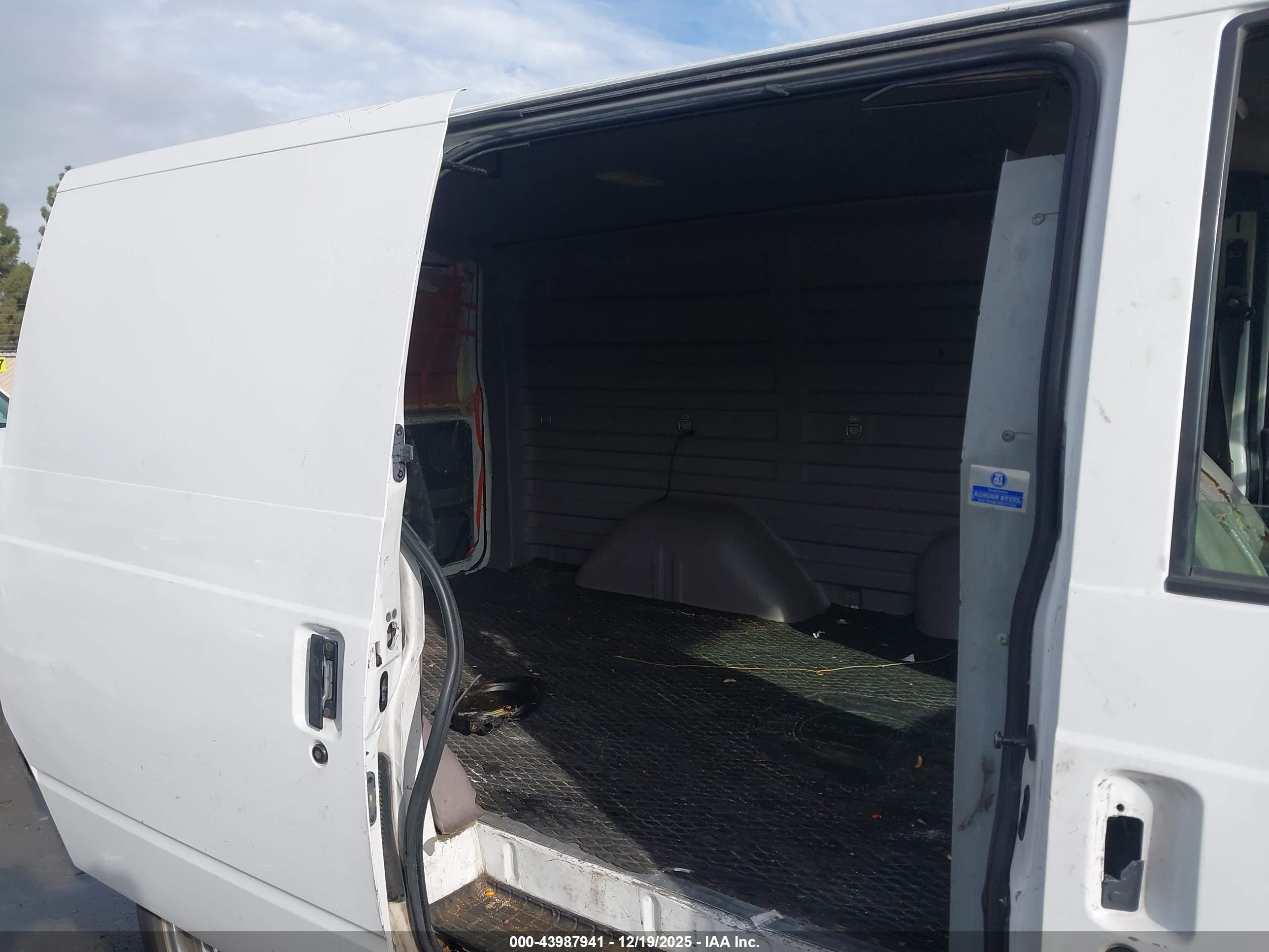 GMC SAFARI image 8