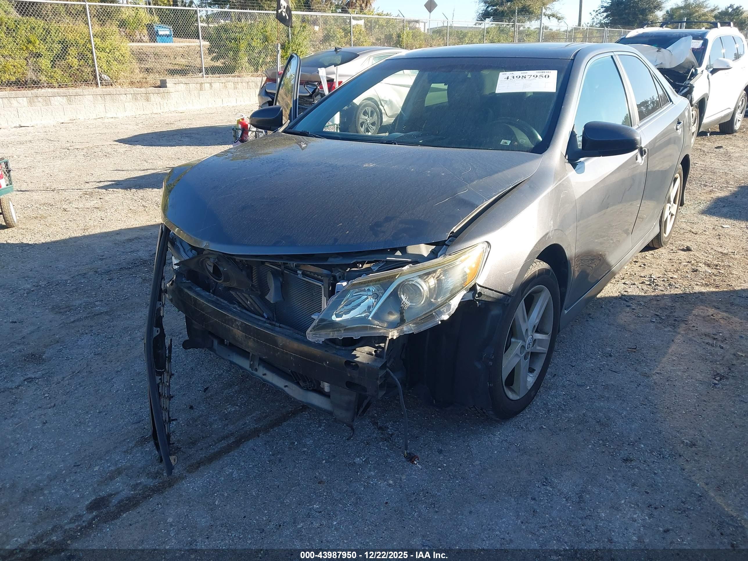 TOYOTA CAMRY image 6
