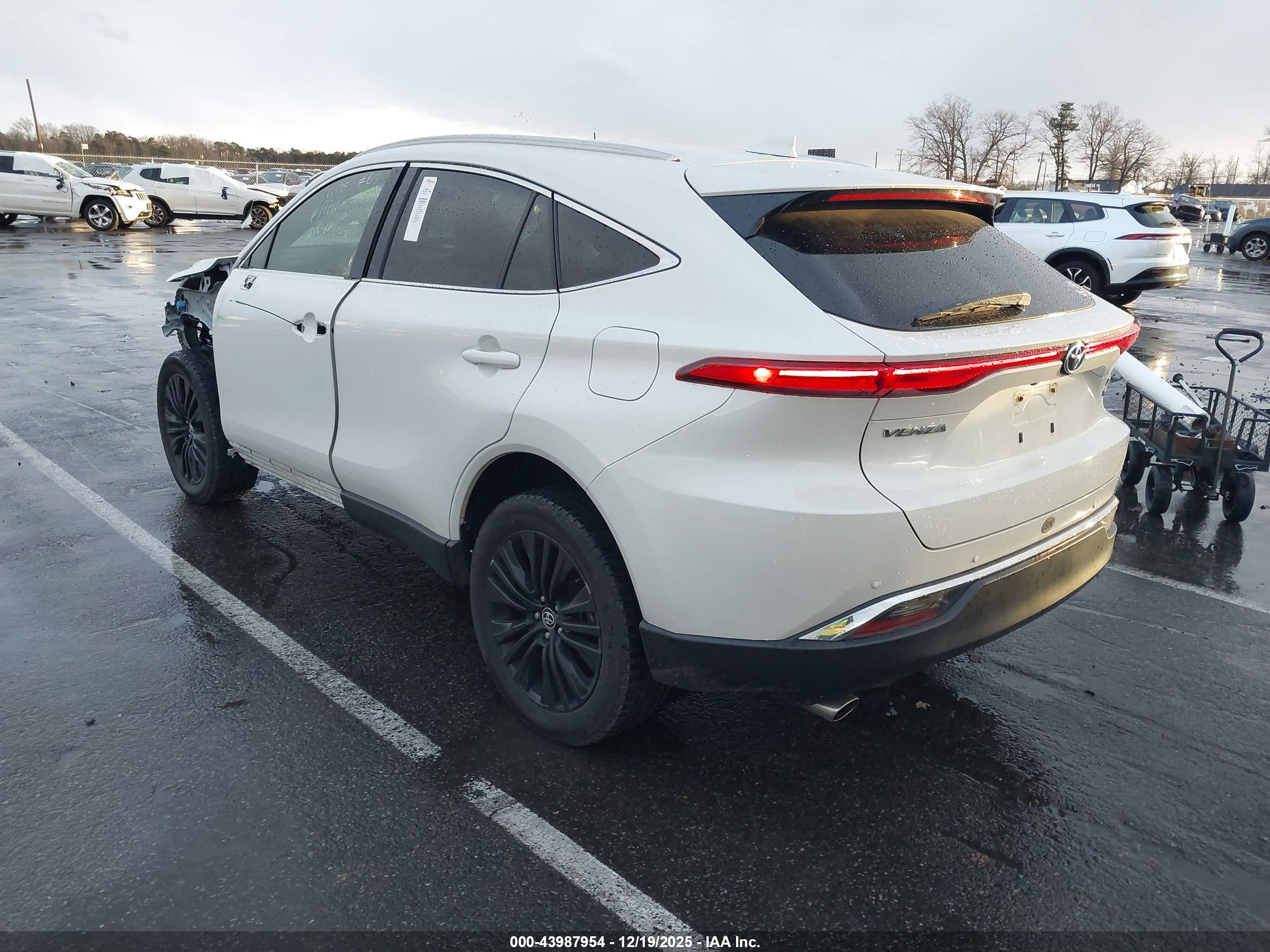 TOYOTA VENZA image 3