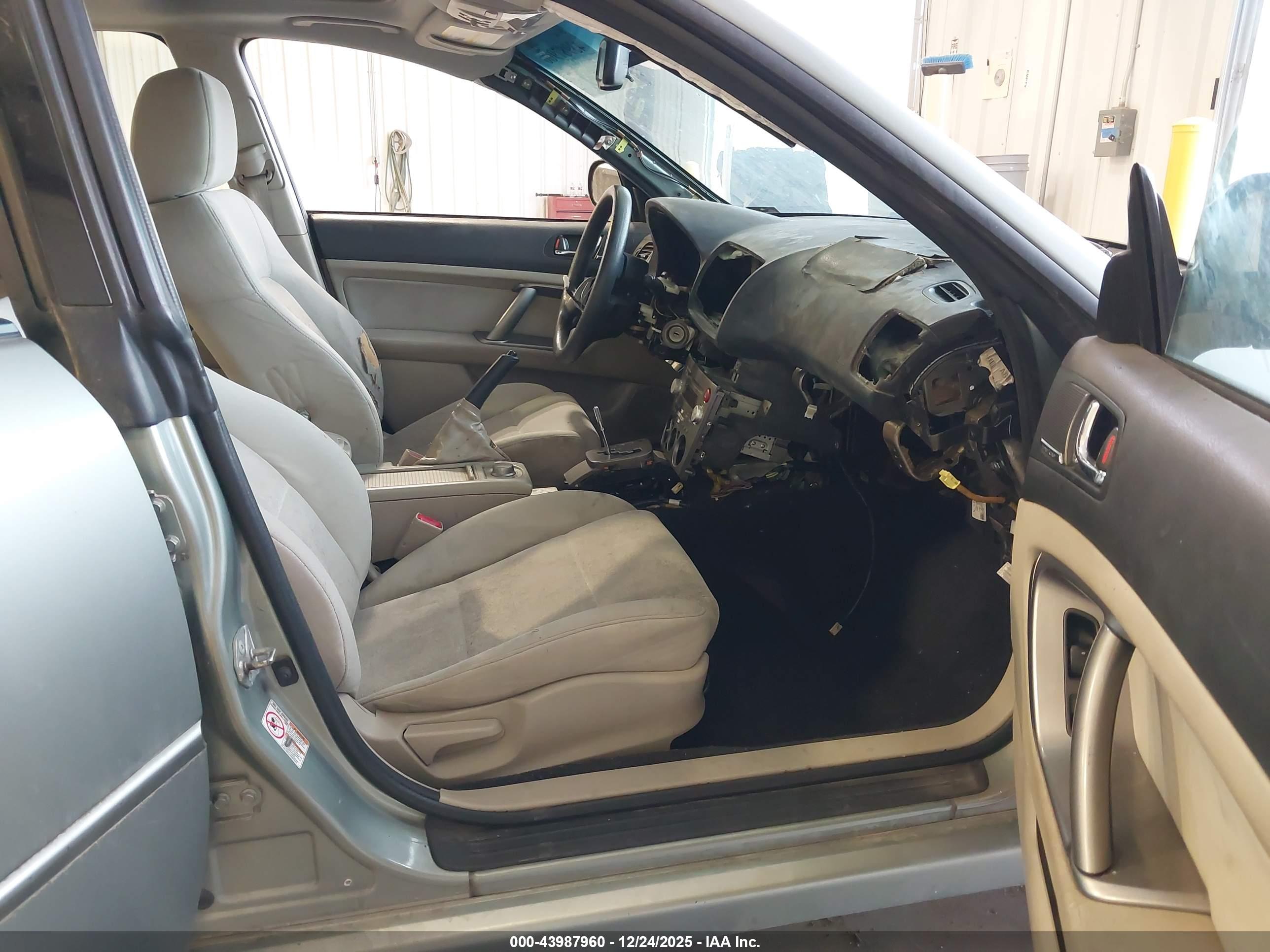 SUBARU LEGACY image 5