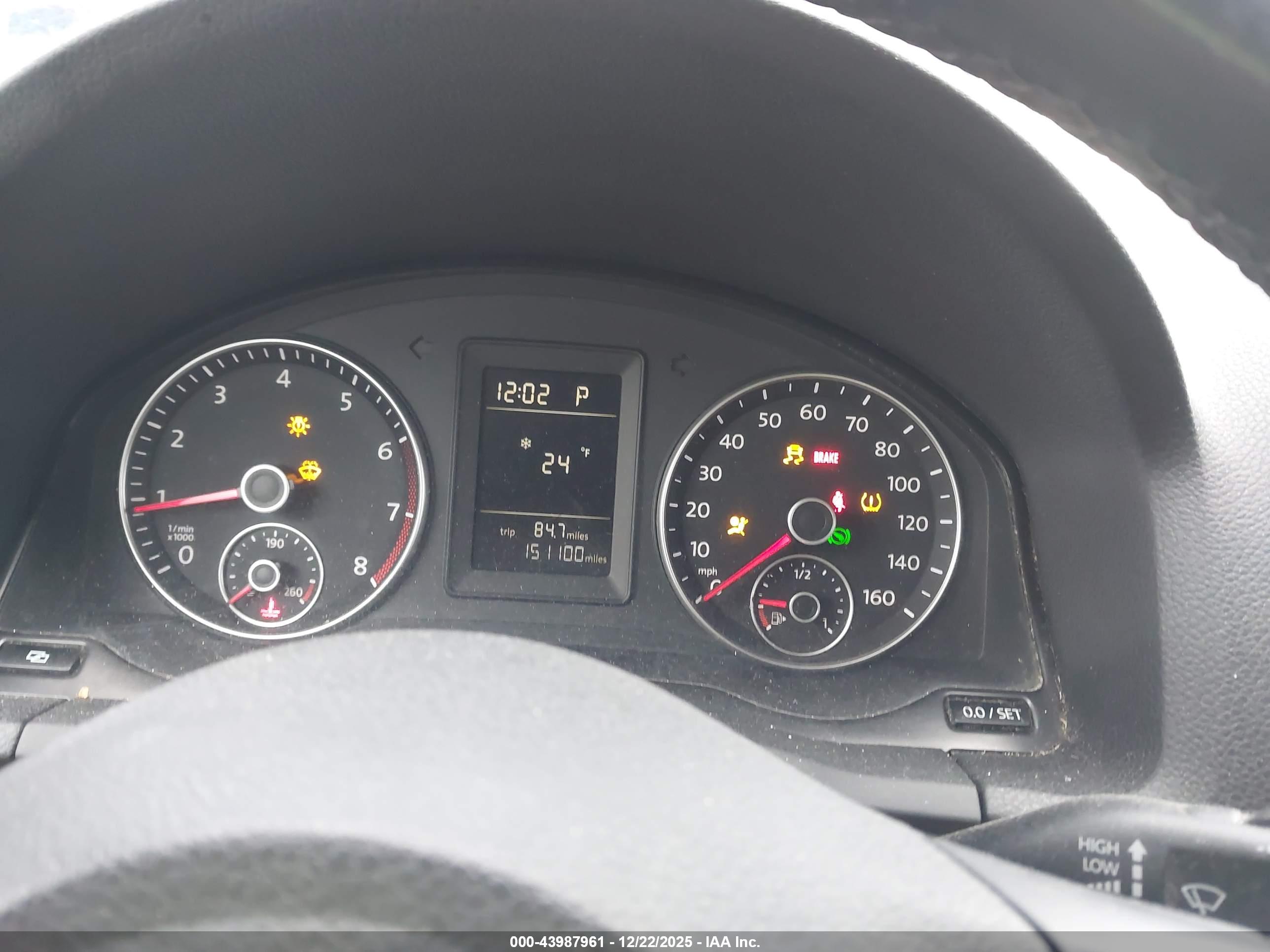 VOLKSWAGEN JETTA image 7
