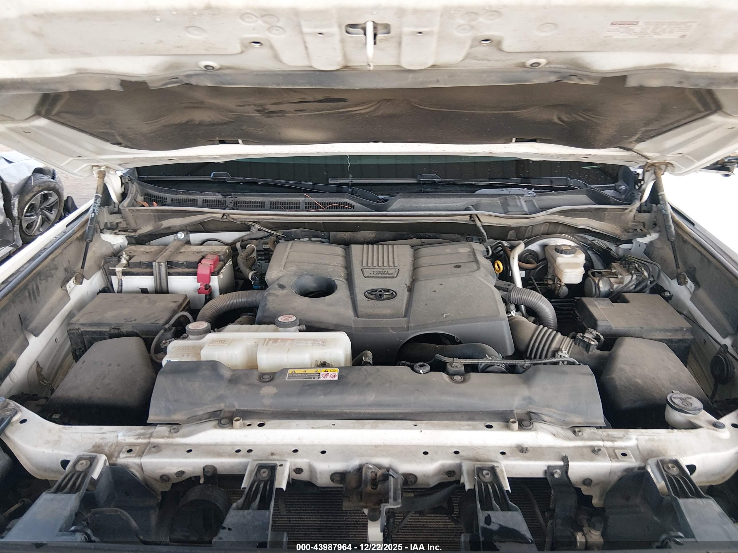 TOYOTA TUNDRA image 10