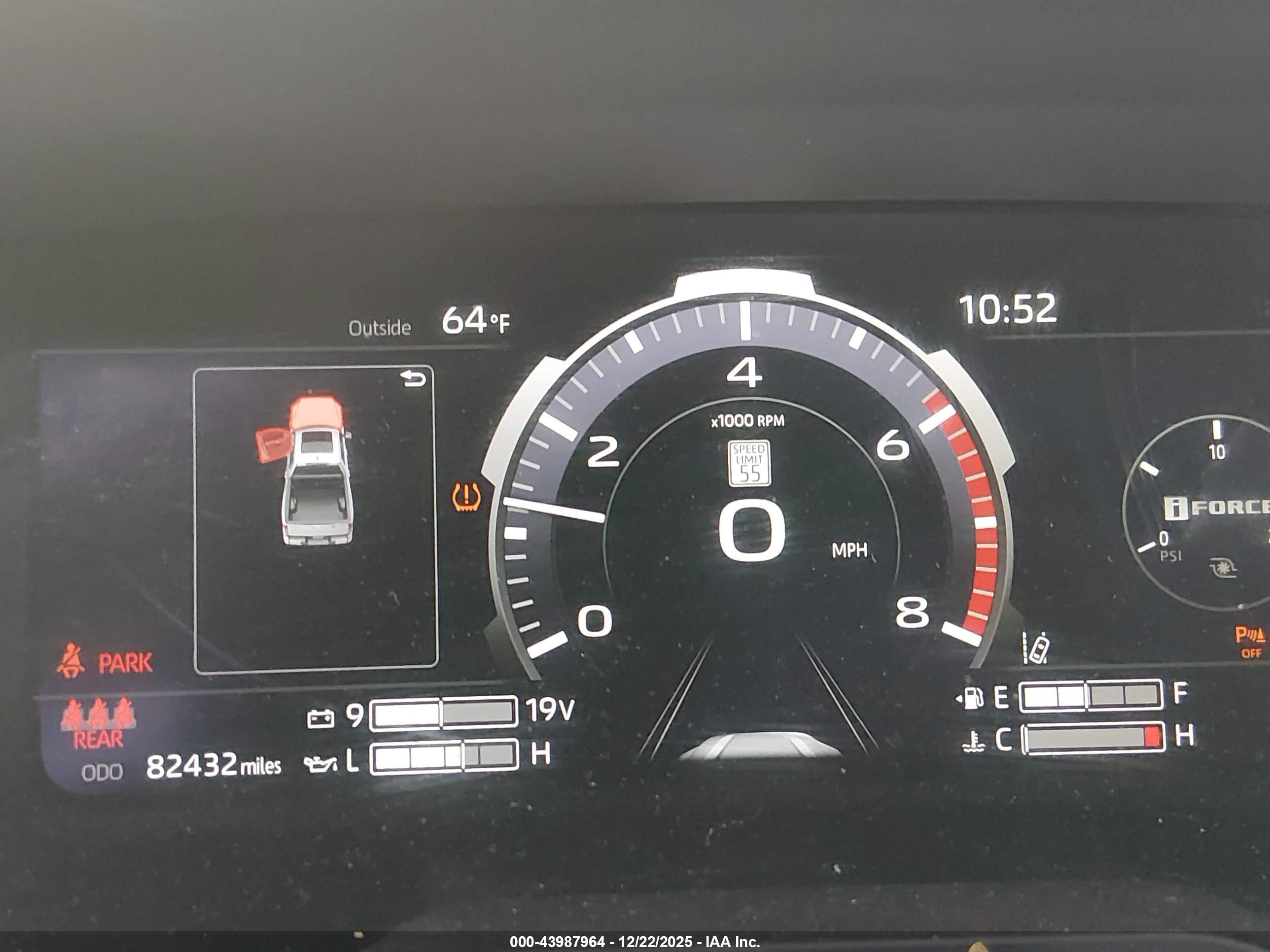 TOYOTA TUNDRA image 7