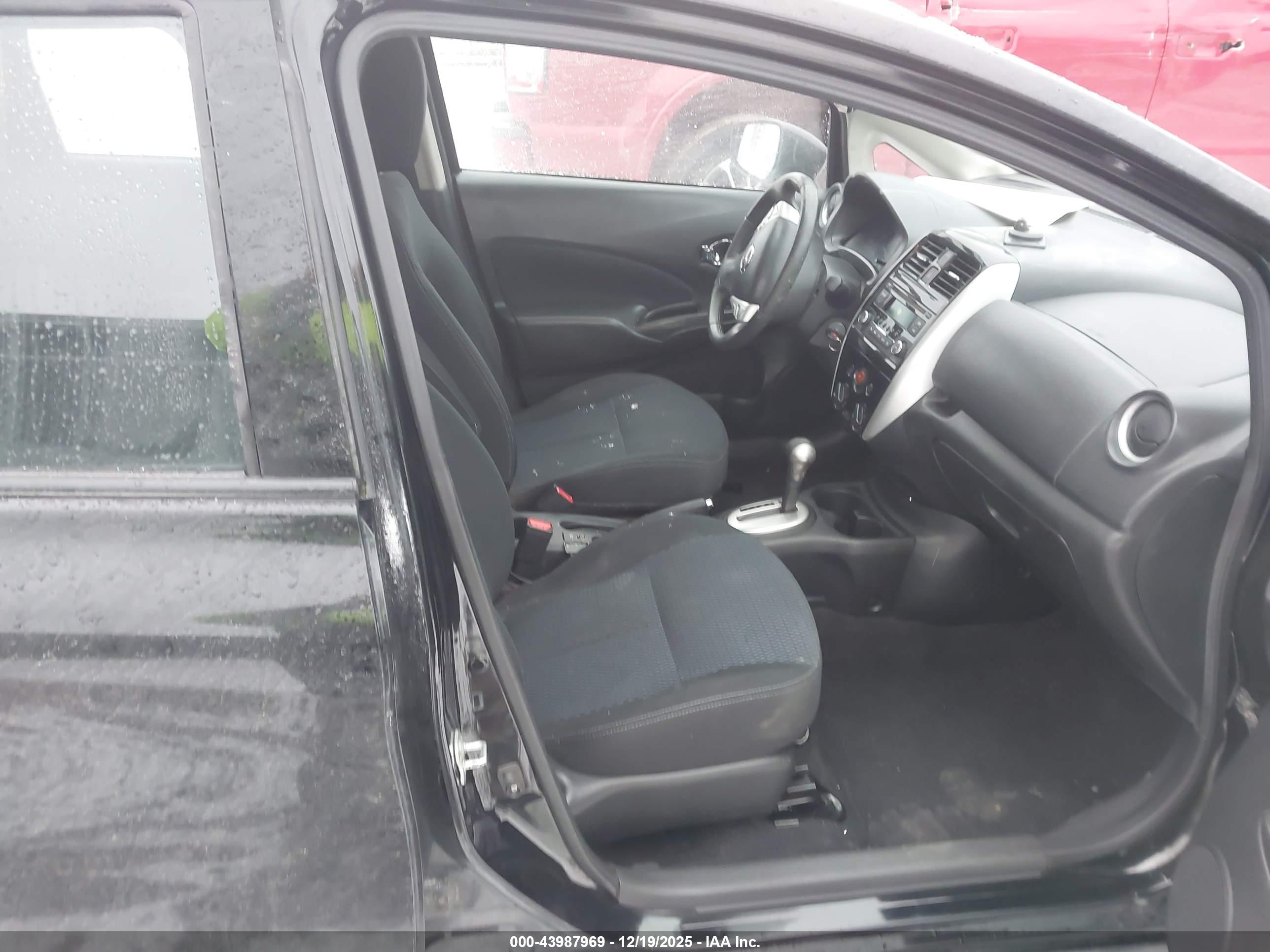 NISSAN VERSA image 5