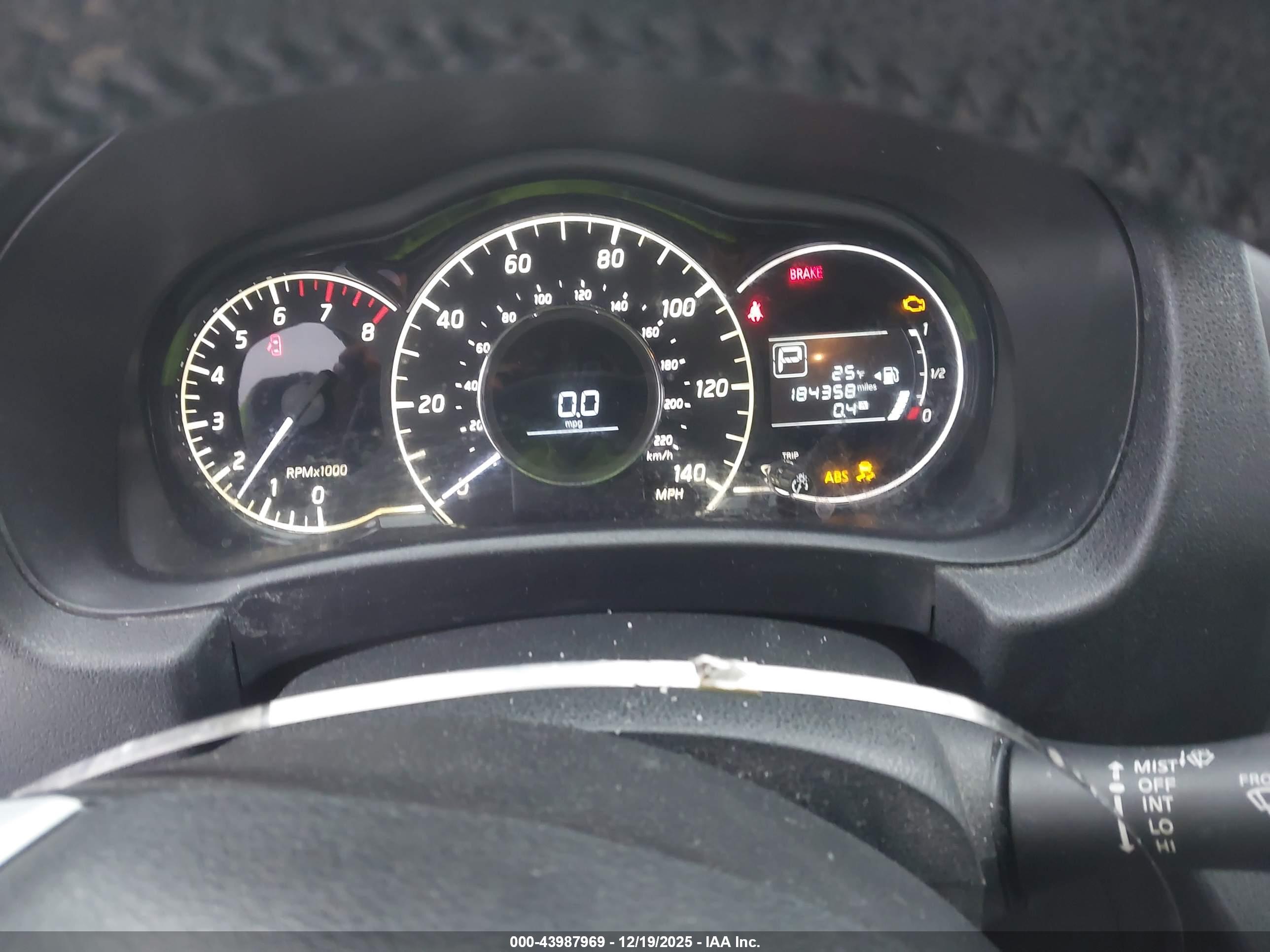 NISSAN VERSA image 7