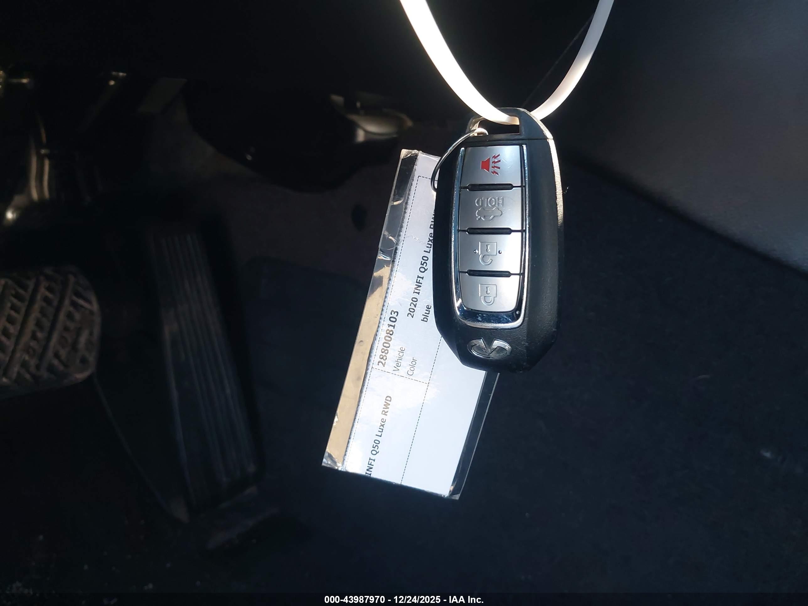 INFINITI Q50 image 11