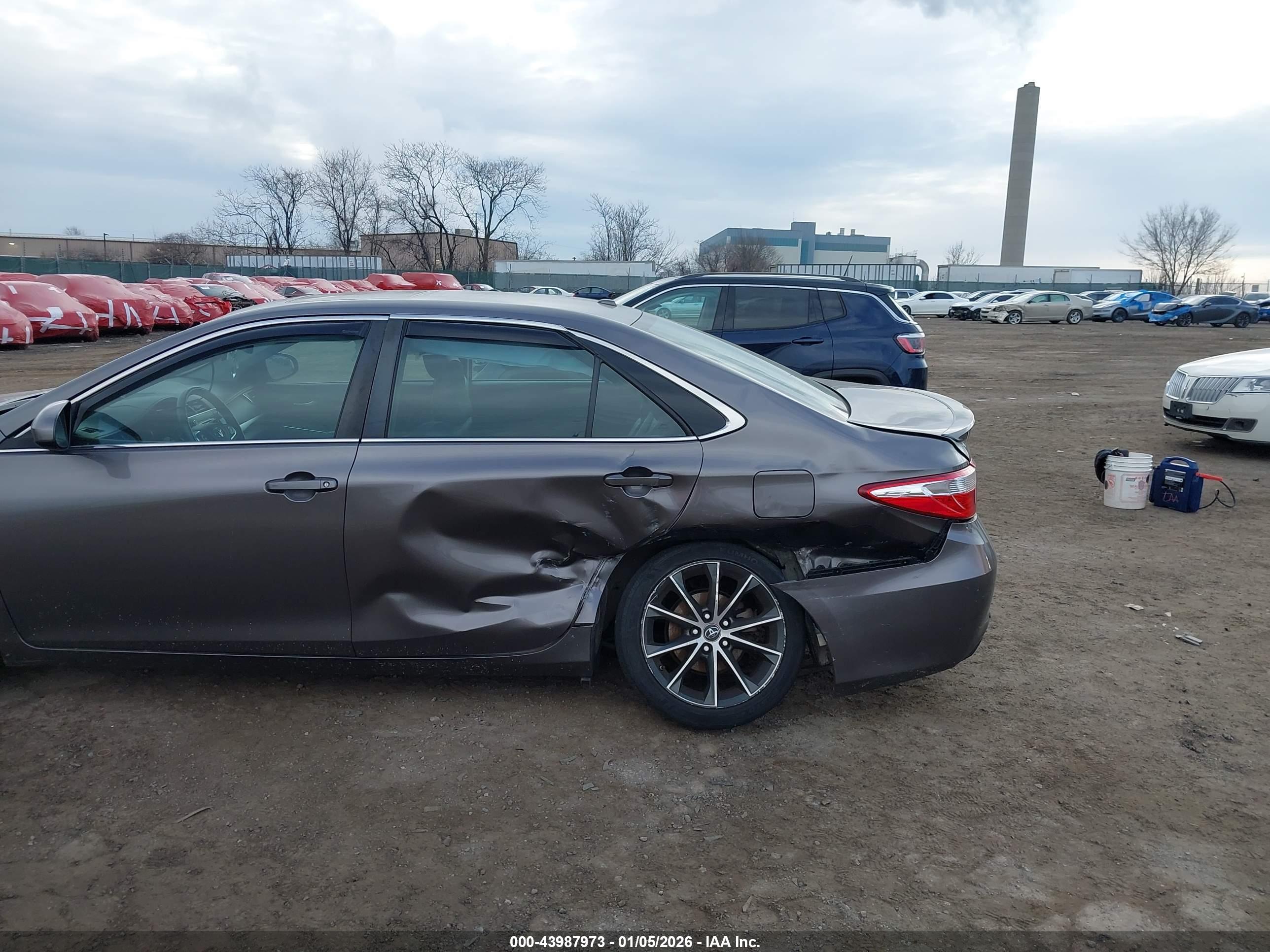 TOYOTA CAMRY image 6