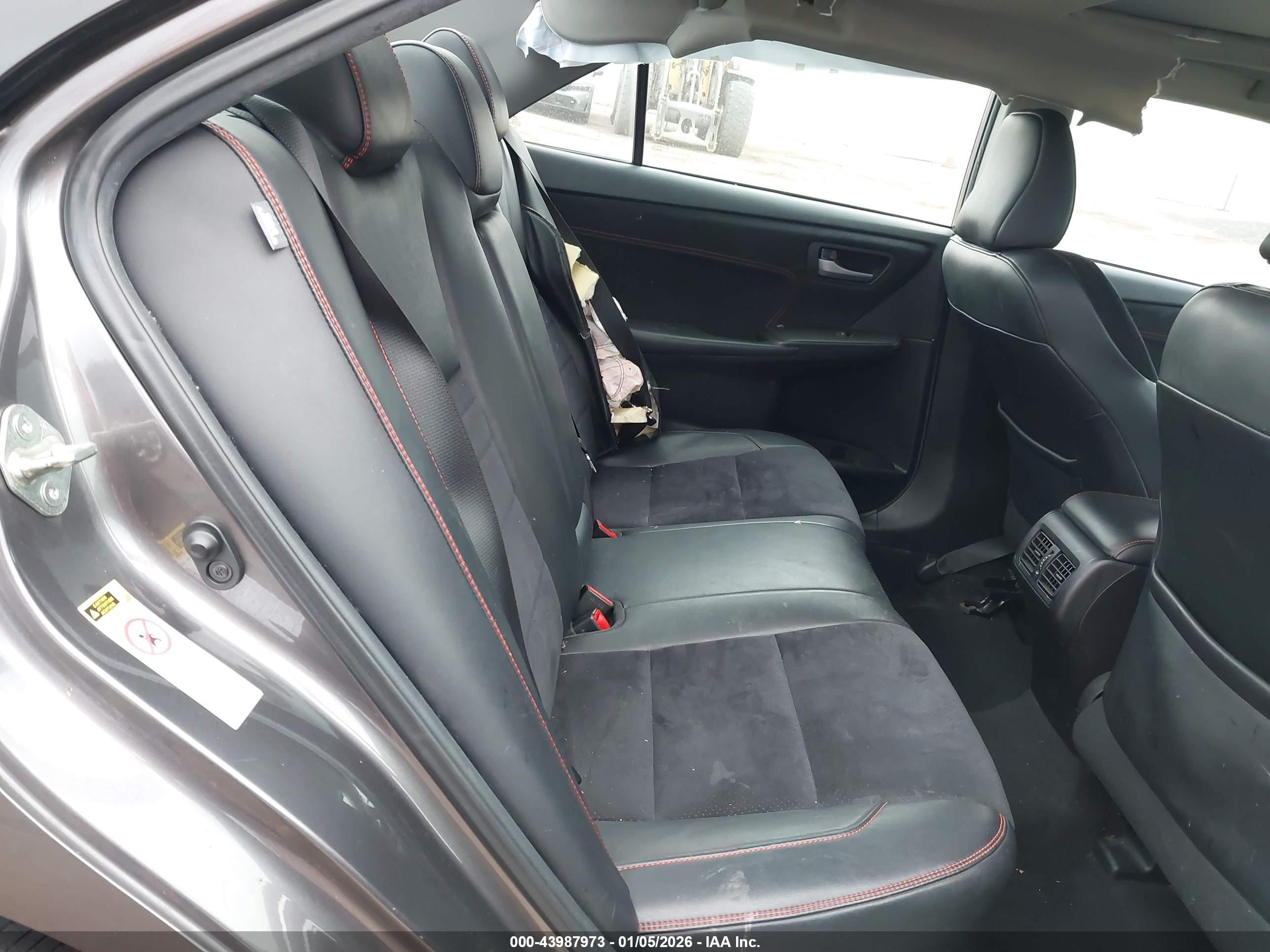 TOYOTA CAMRY image 8