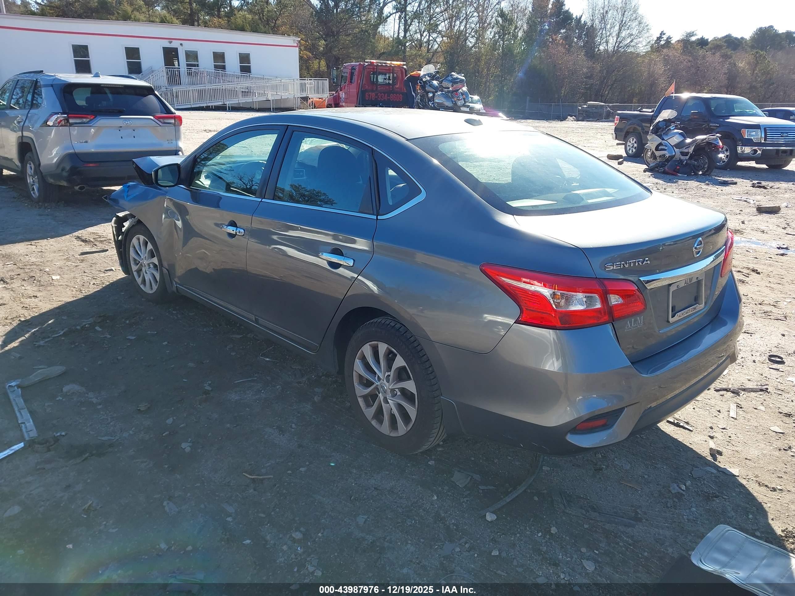 NISSAN SENTRA image 3