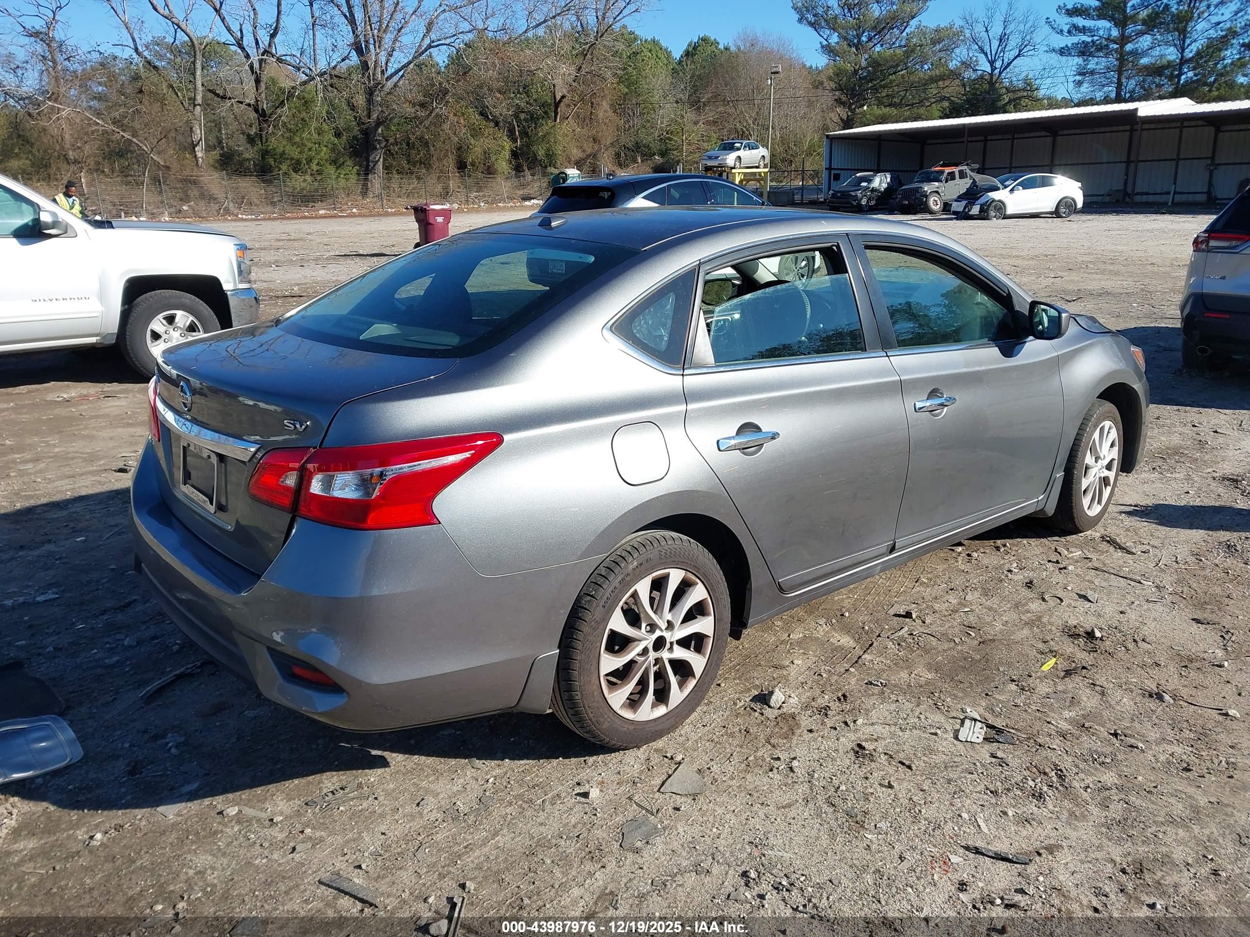 NISSAN SENTRA image 4