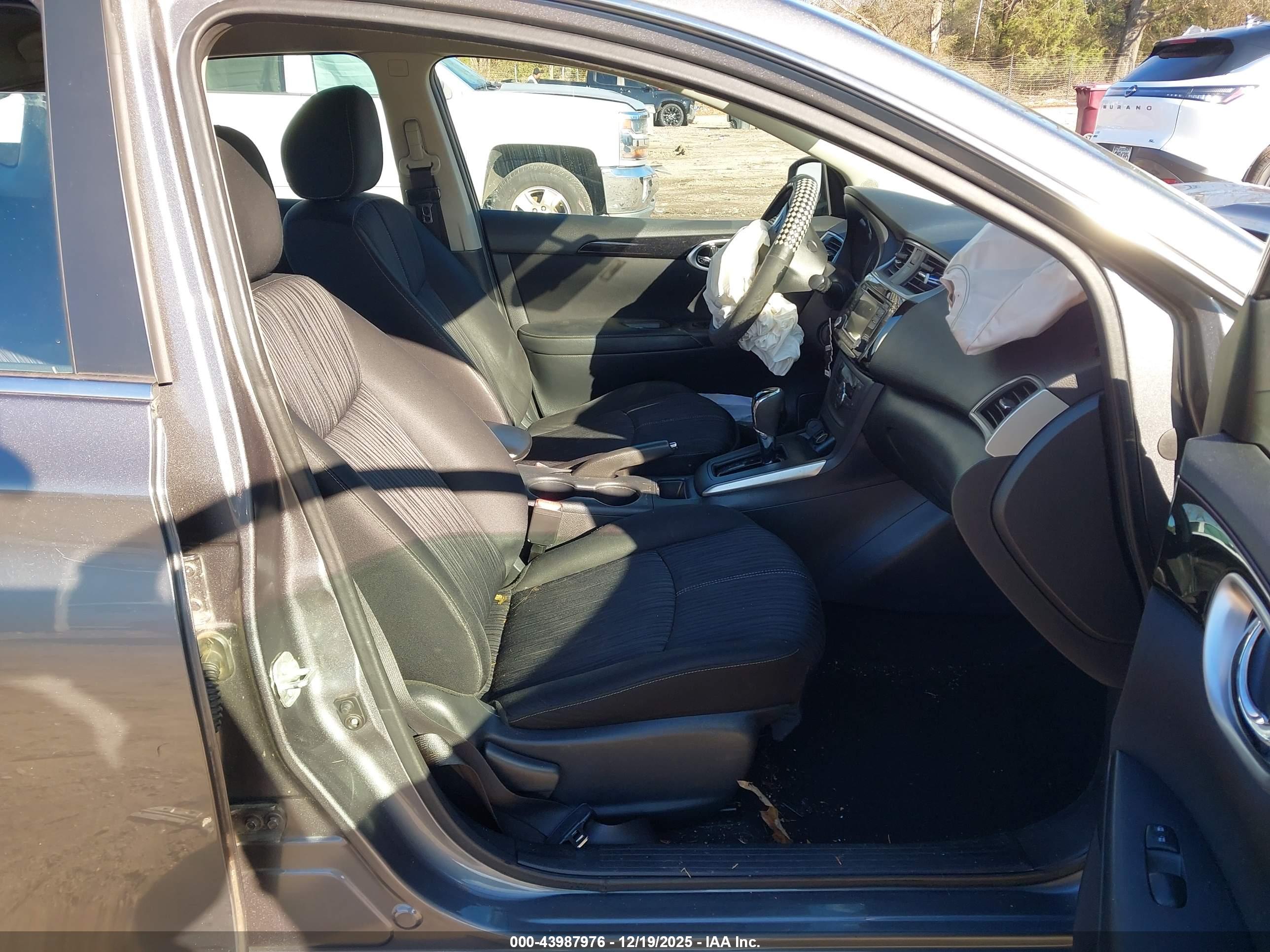 NISSAN SENTRA image 5