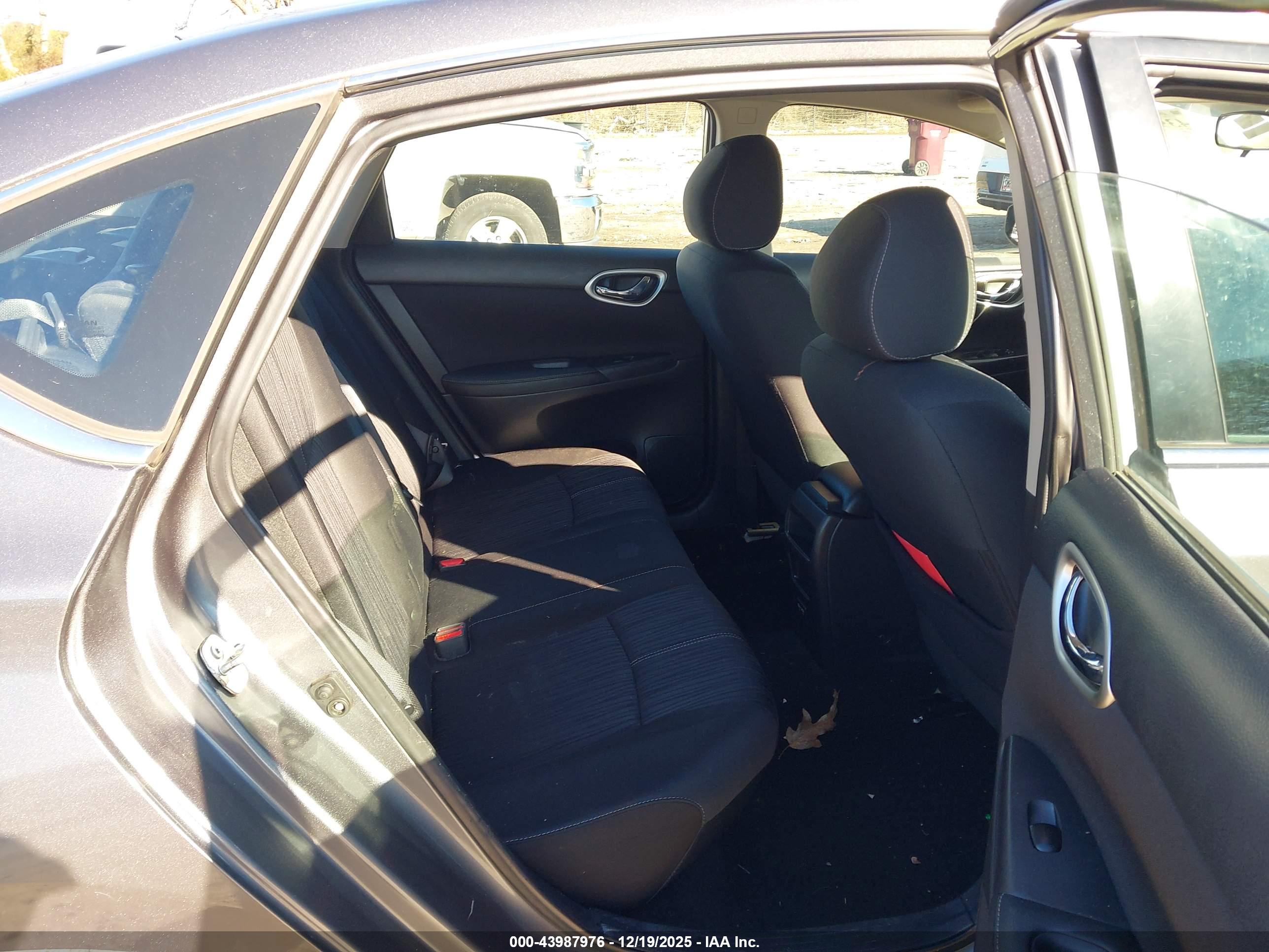 NISSAN SENTRA image 8