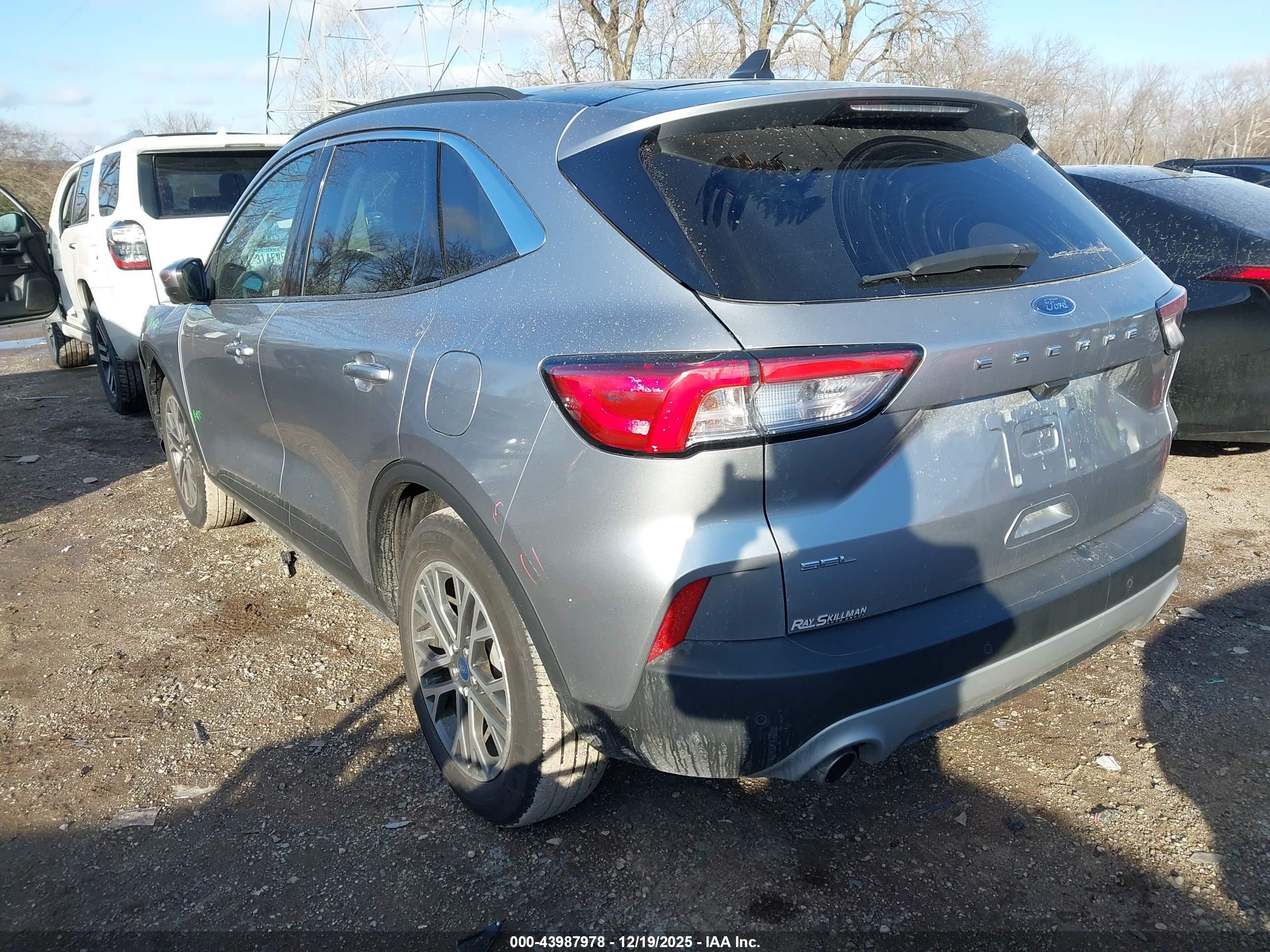 FORD ESCAPE image 3