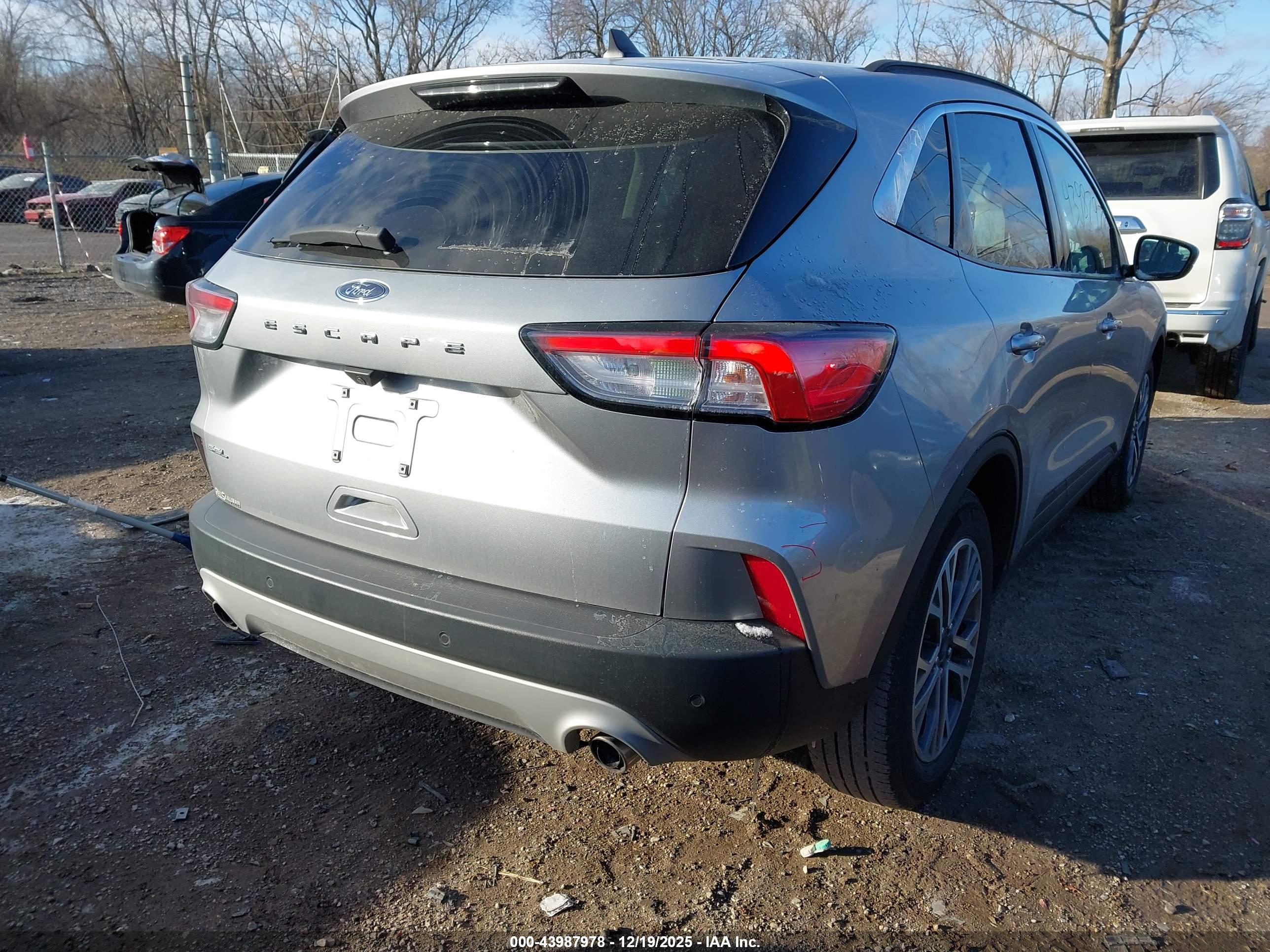 FORD ESCAPE image 4
