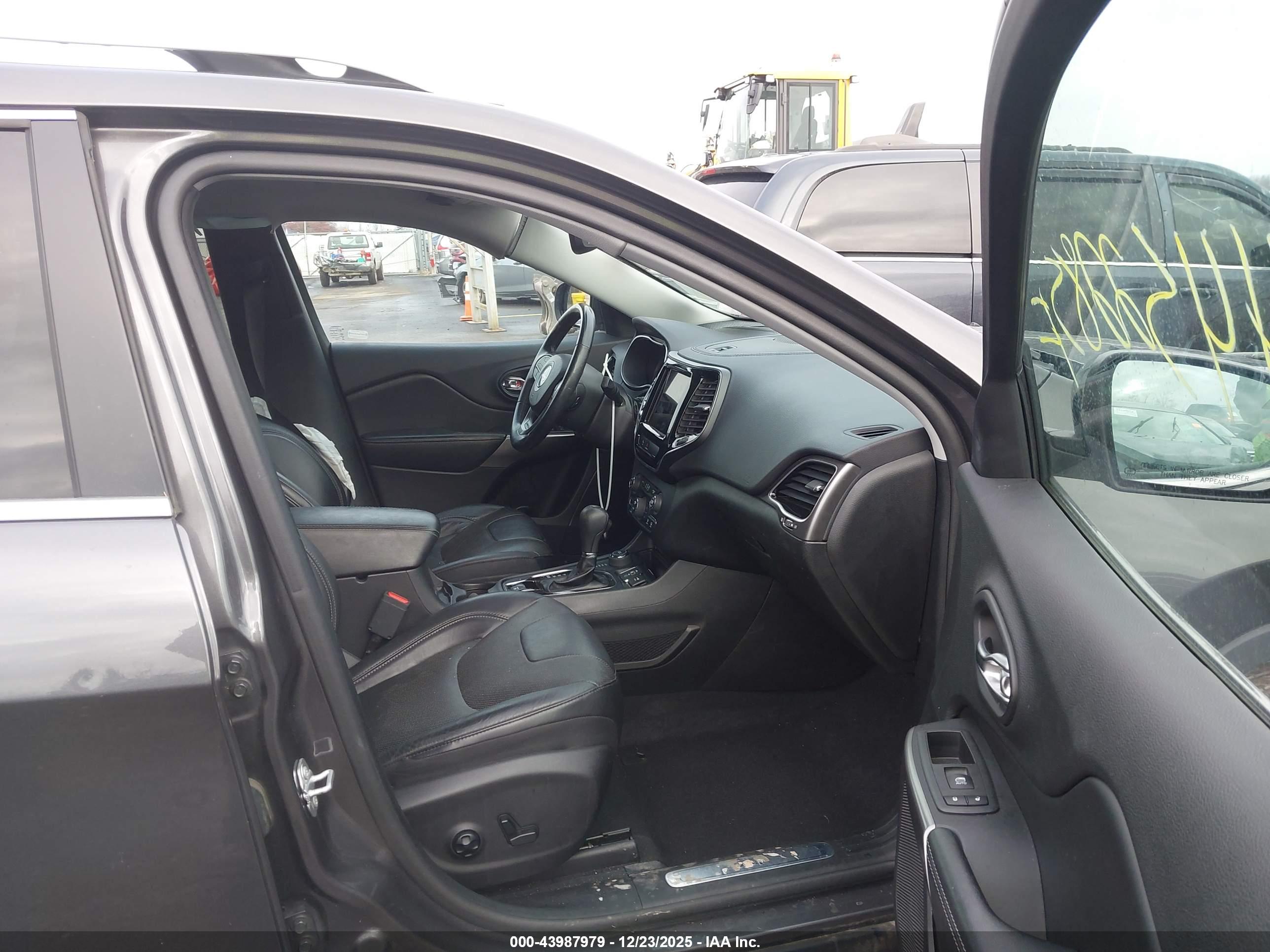 JEEP CHEROKEE image 5