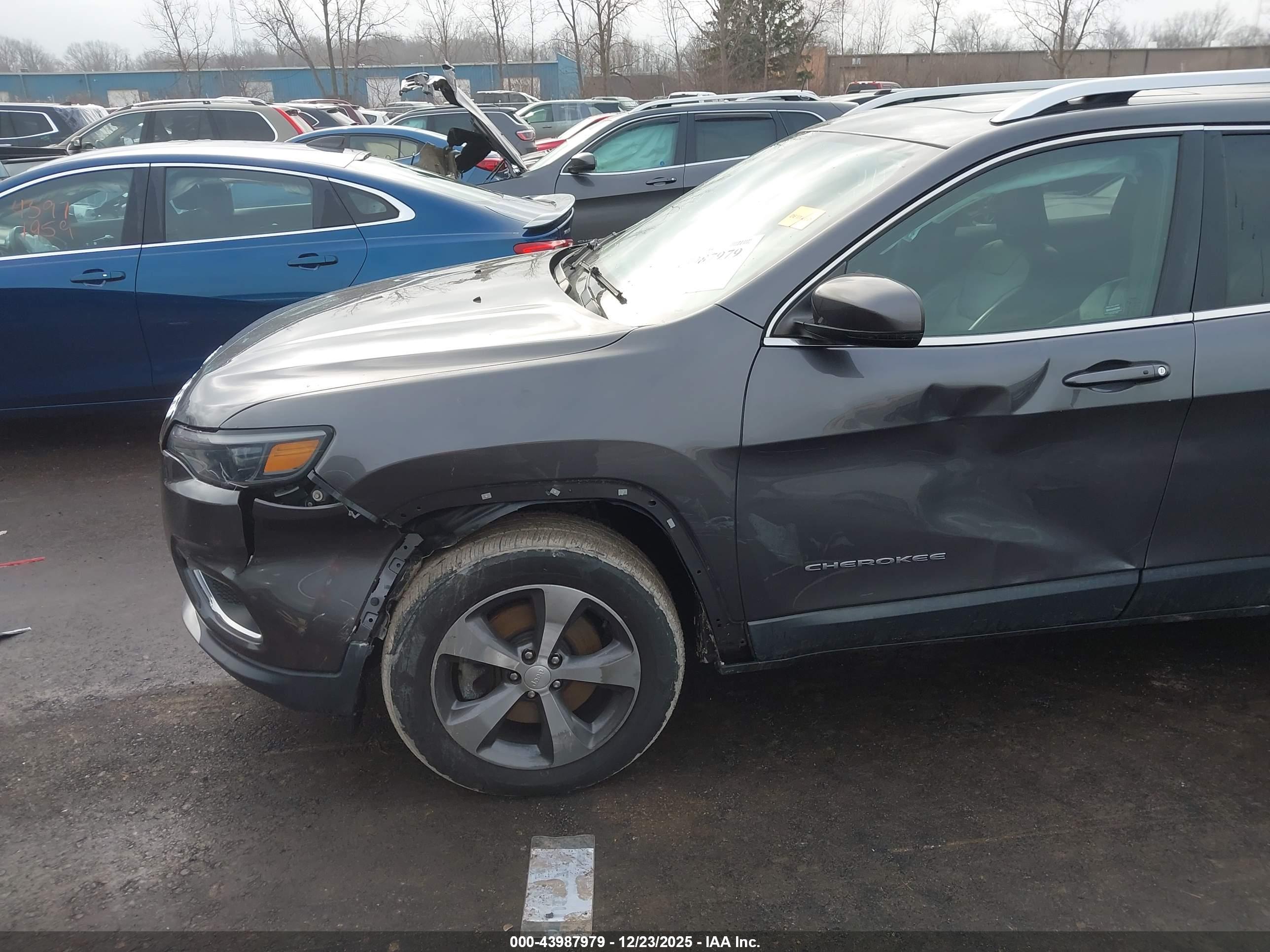 JEEP CHEROKEE image 6