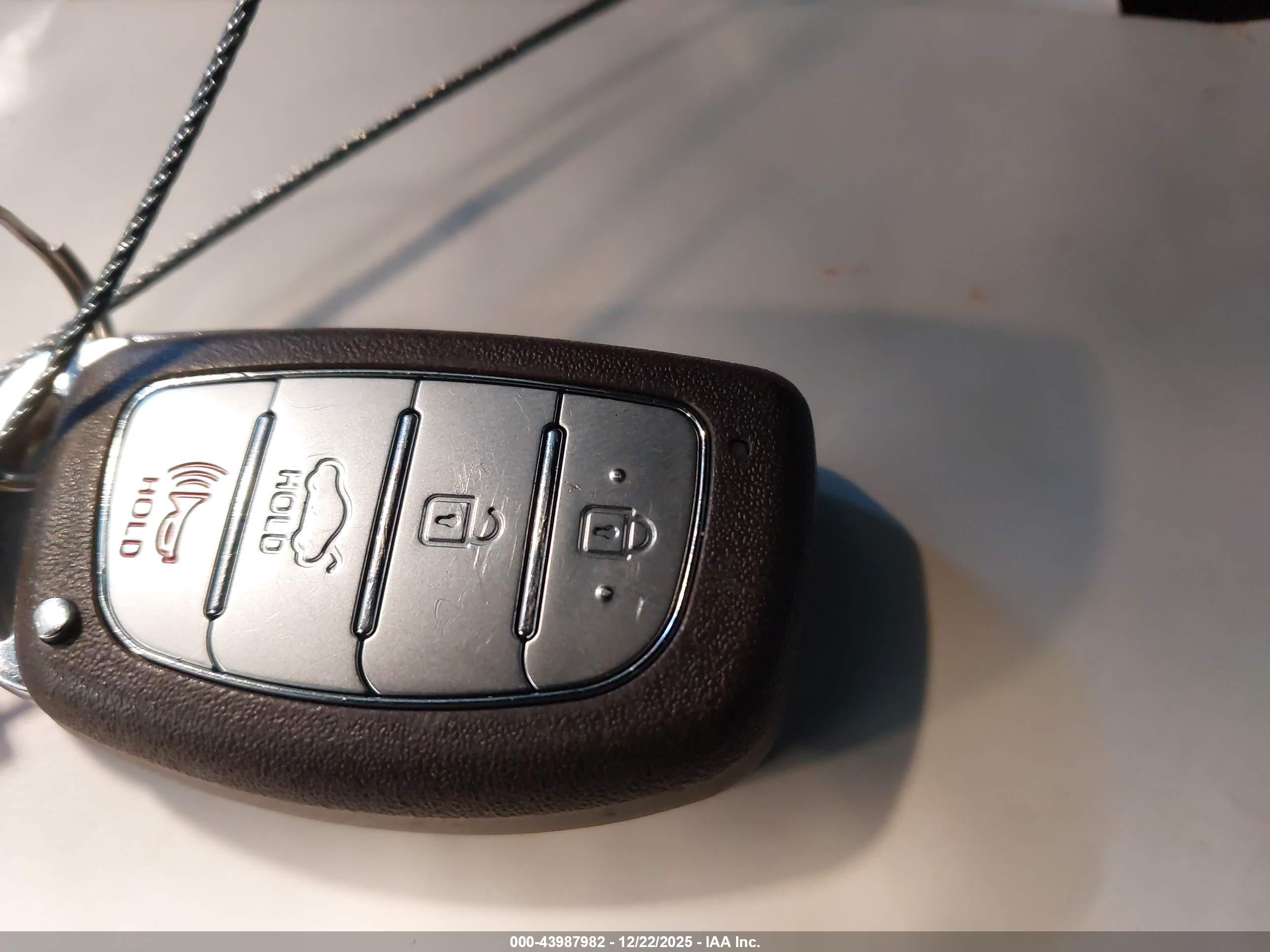 HYUNDAI SONATA image 11