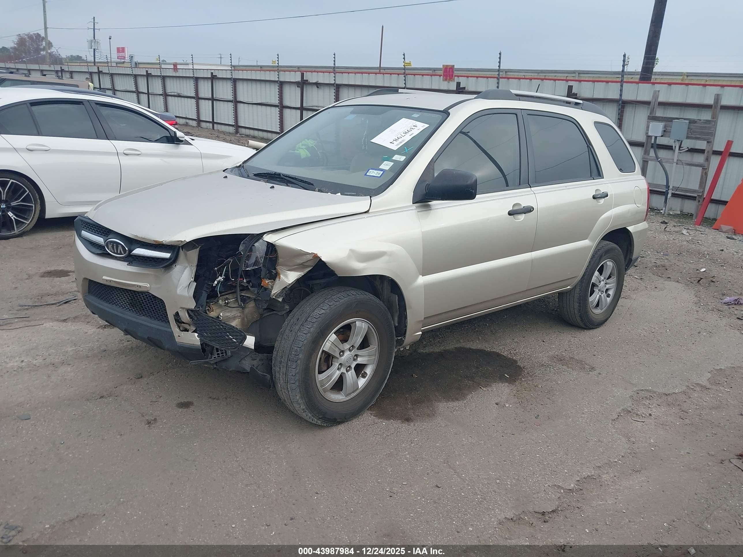 KIA SPORTAGE image 2