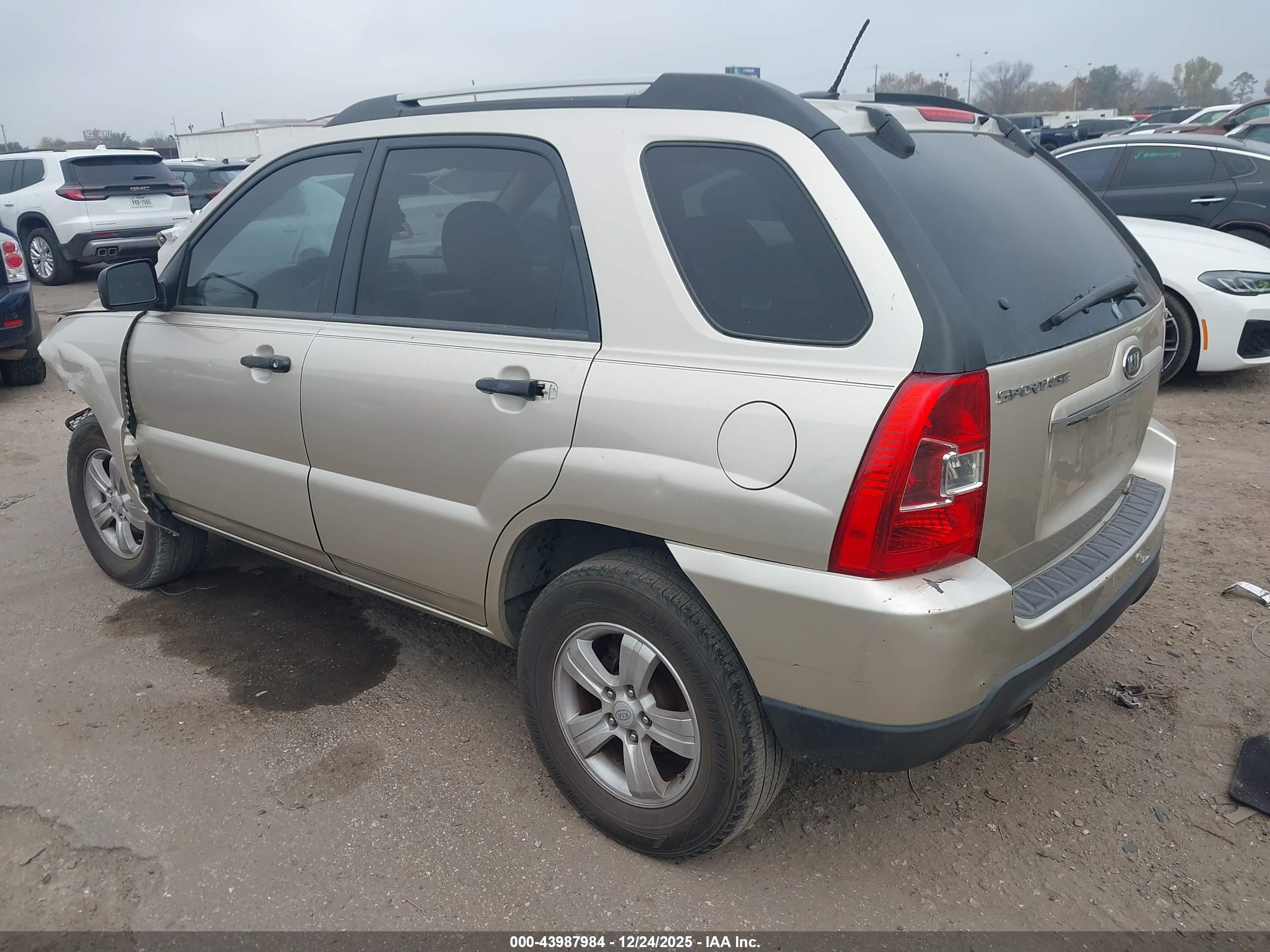 KIA SPORTAGE image 3