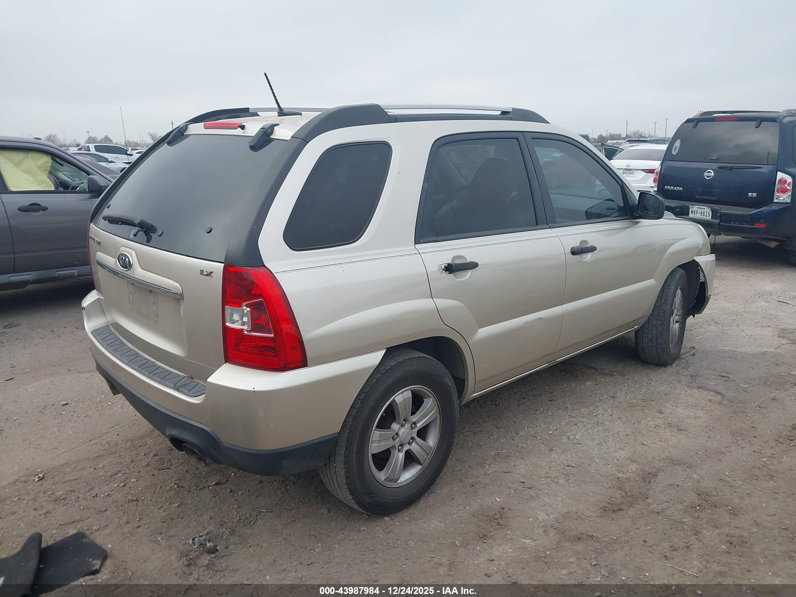 KIA SPORTAGE image 4