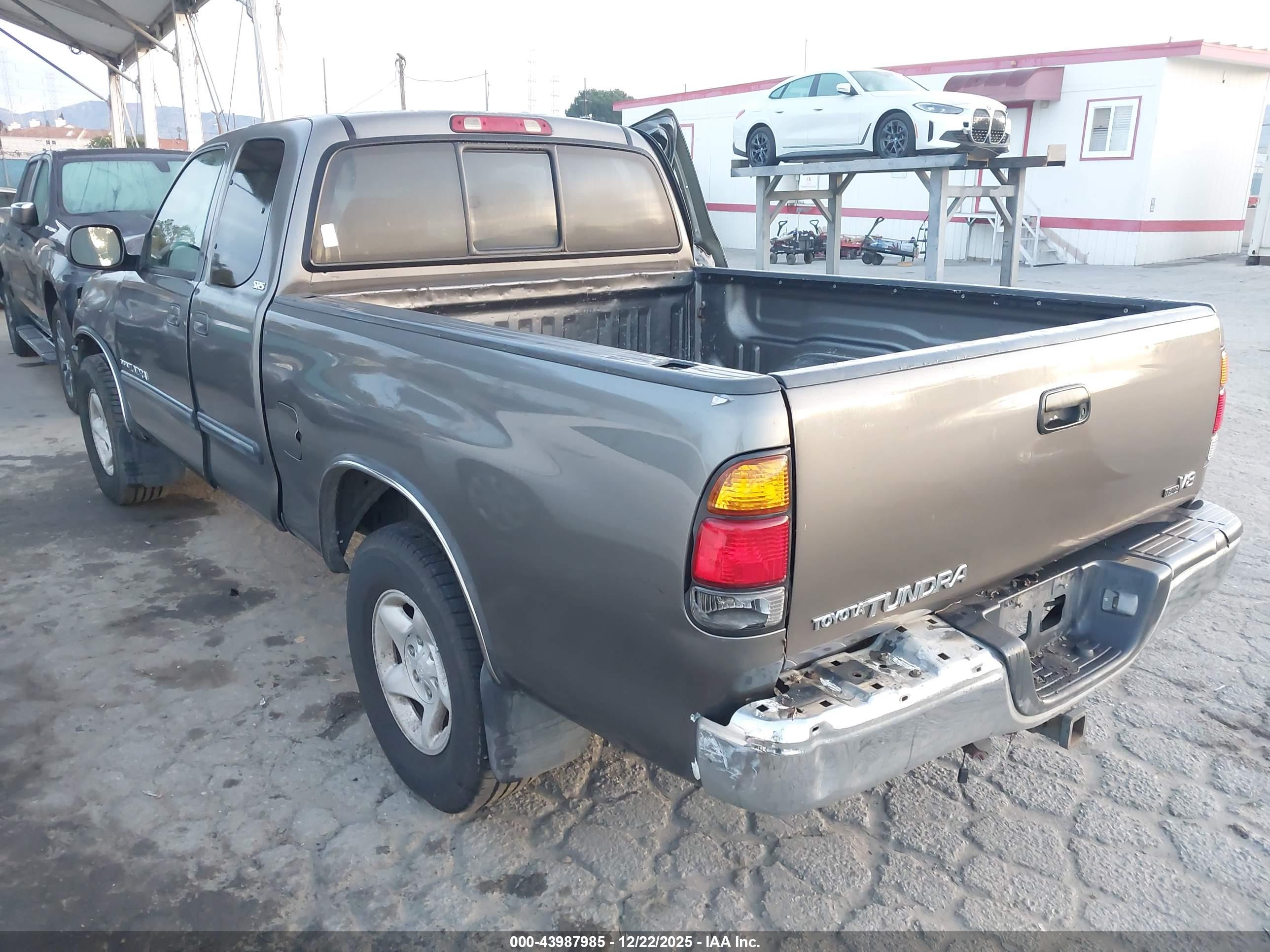 TOYOTA TUNDRA image 3