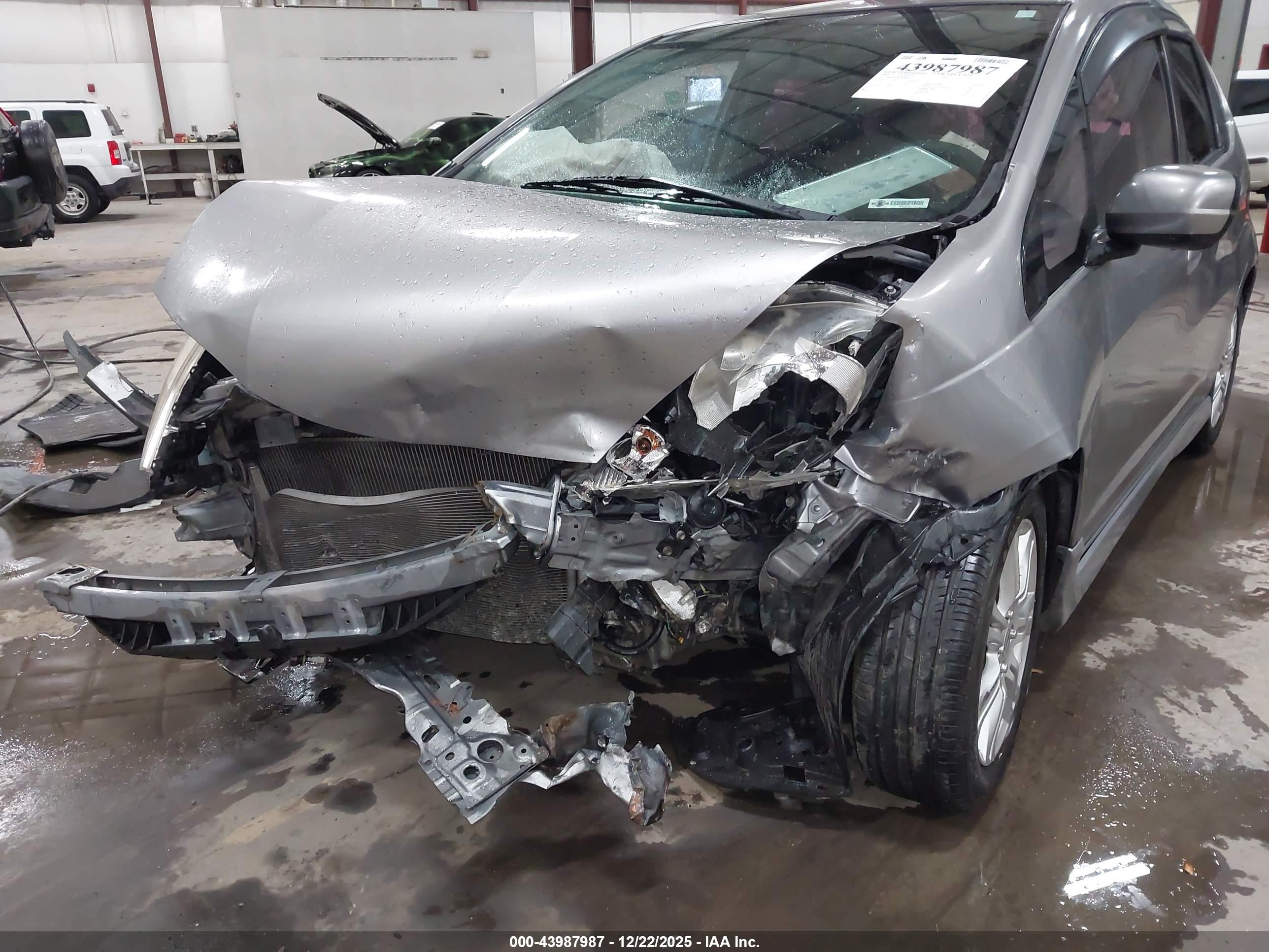 HONDA FIT image 6