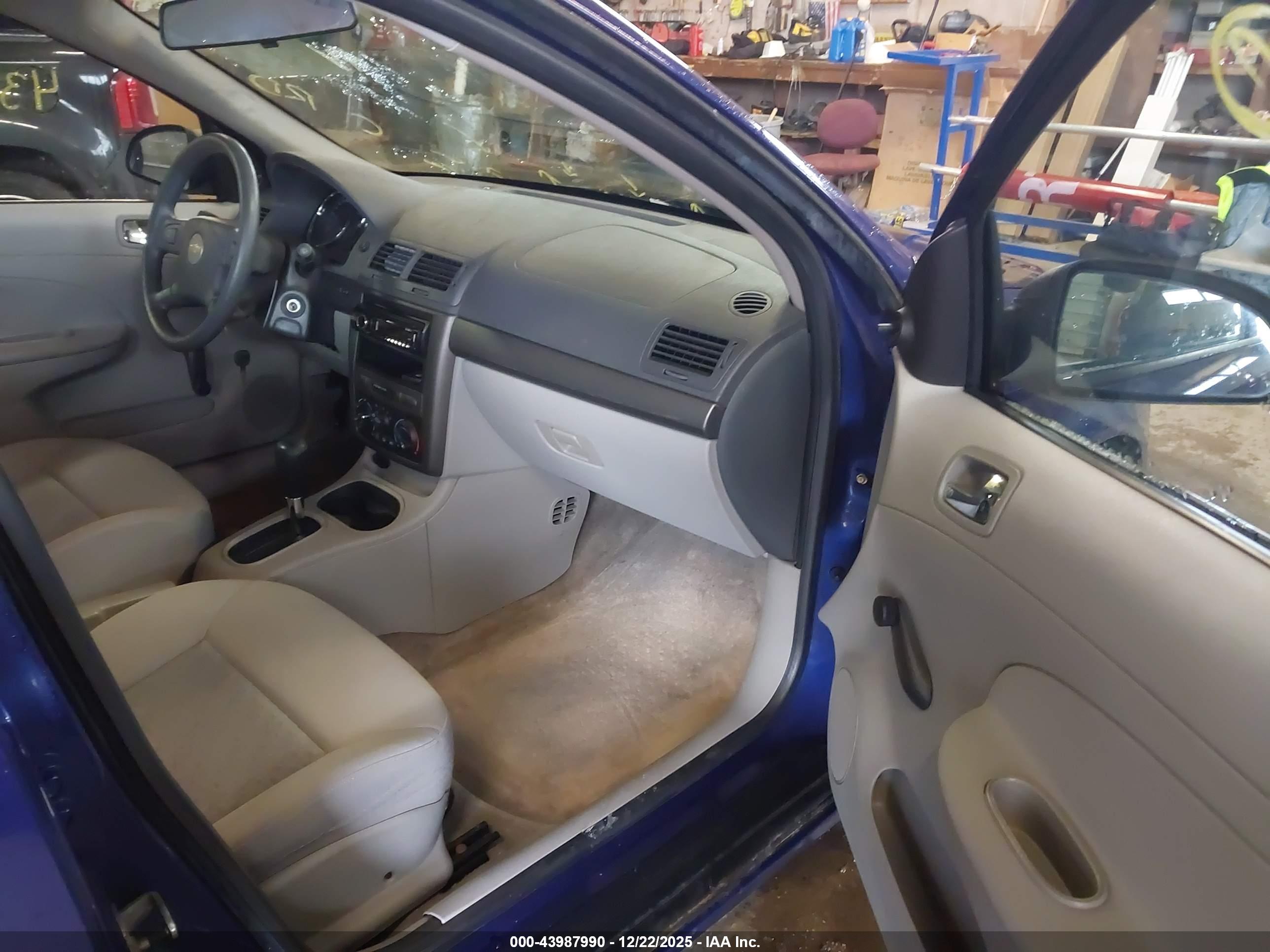 CHEVROLET COBALT image 5
