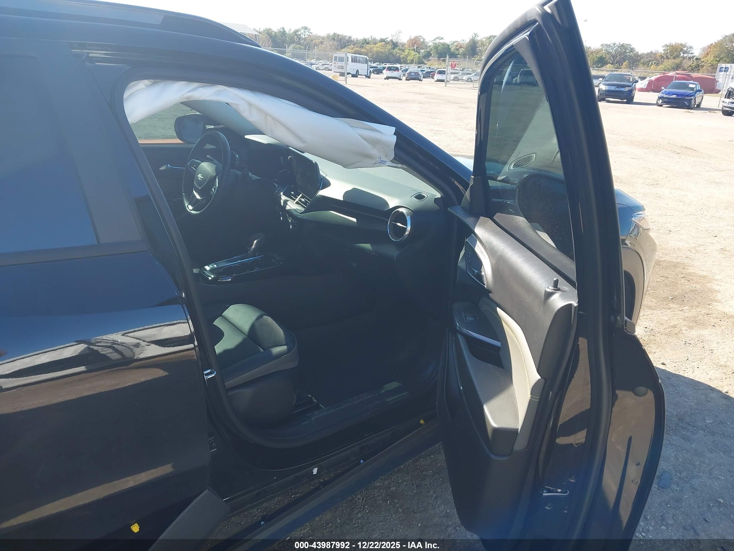 CHEVROLET TRAX image 5