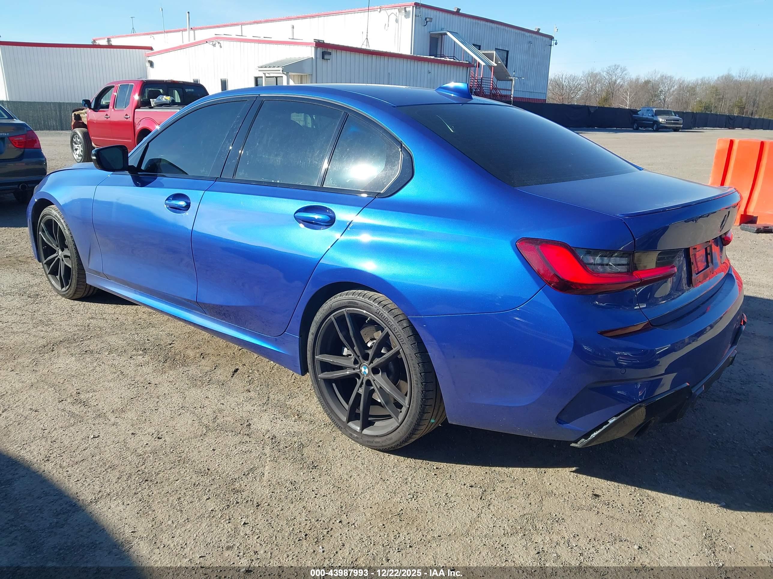 BMW 330I image 3
