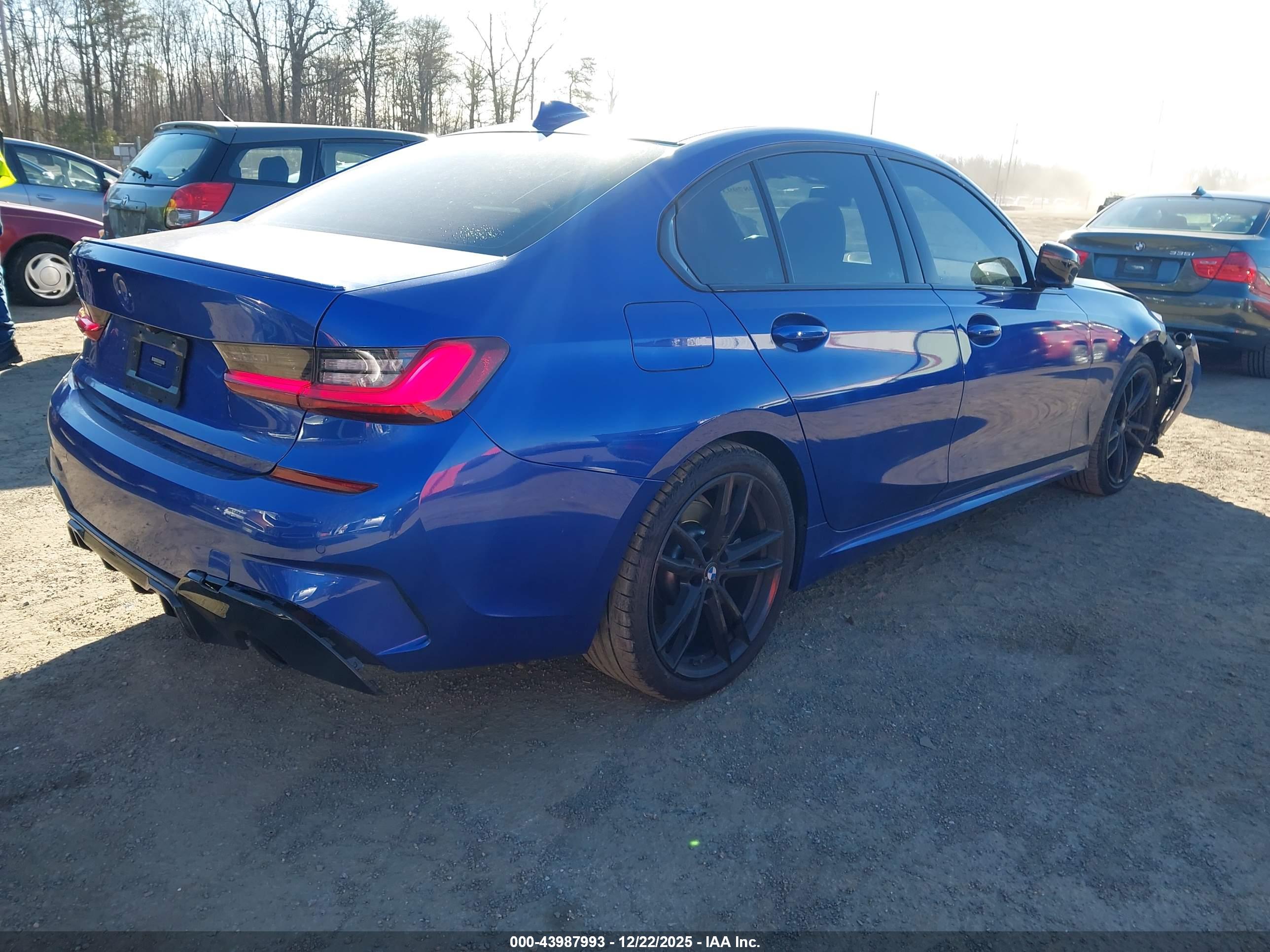 BMW 330I image 4