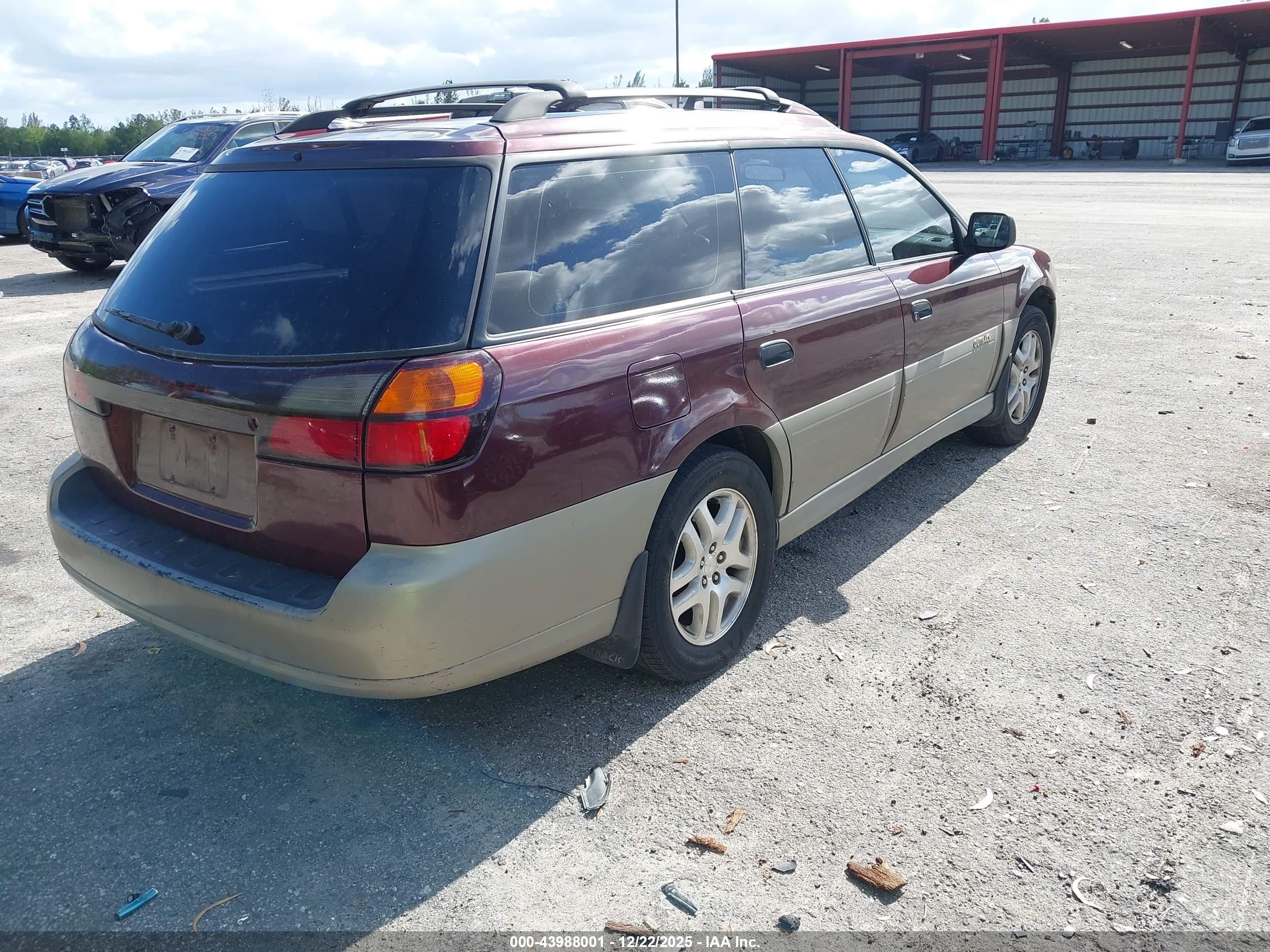 SUBARU OUTBACK image 4