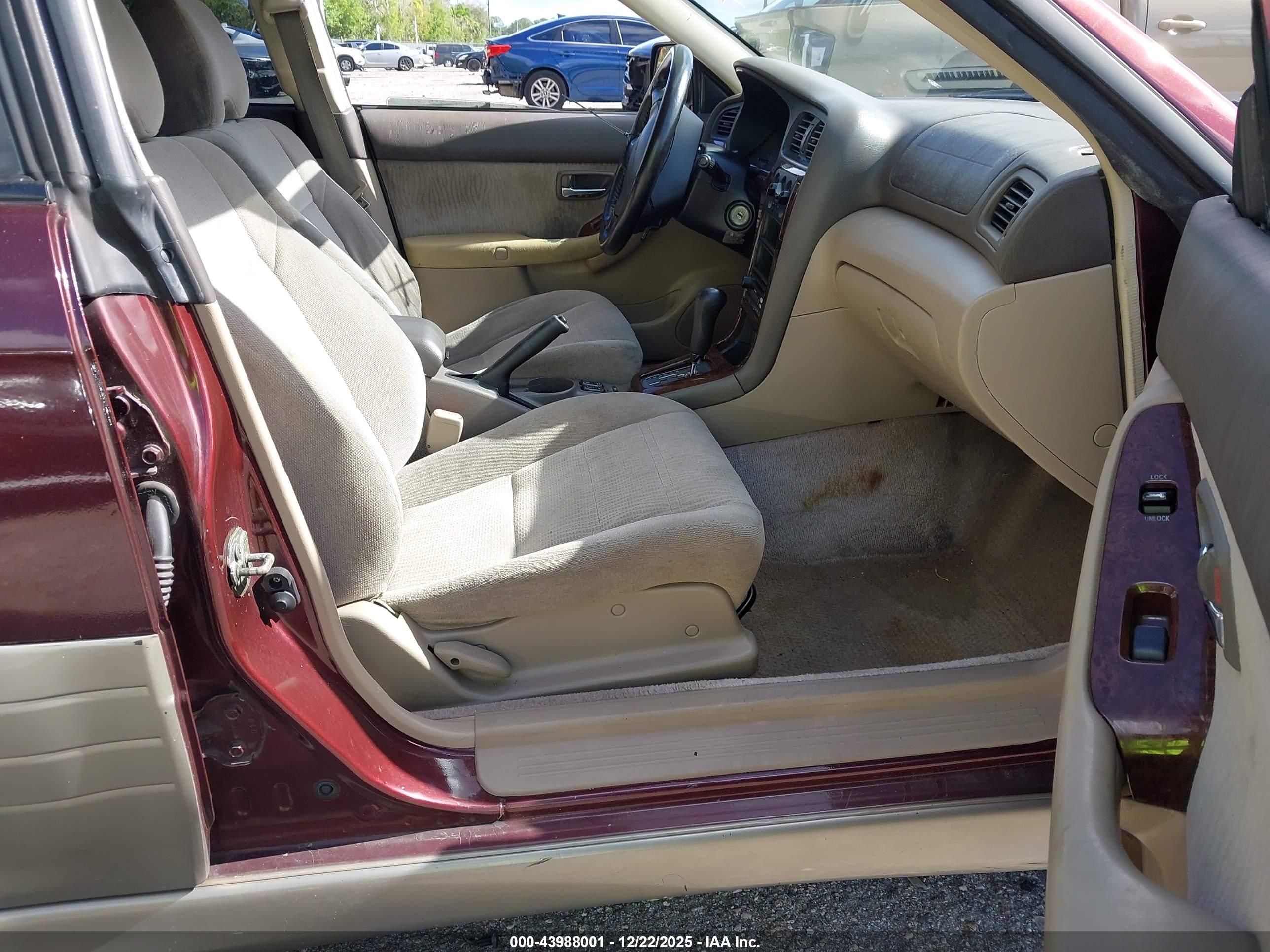 SUBARU OUTBACK image 5
