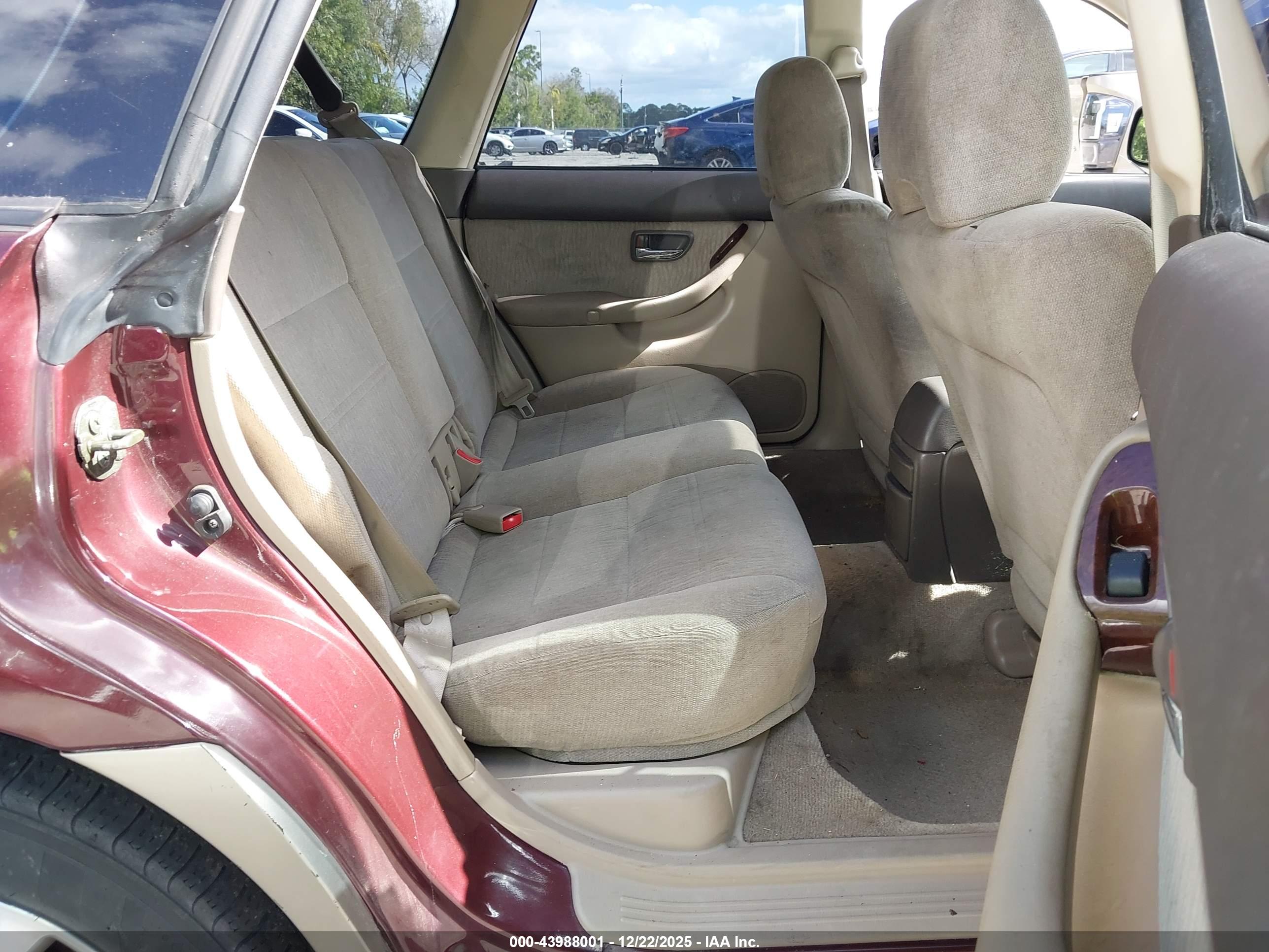 SUBARU OUTBACK image 8