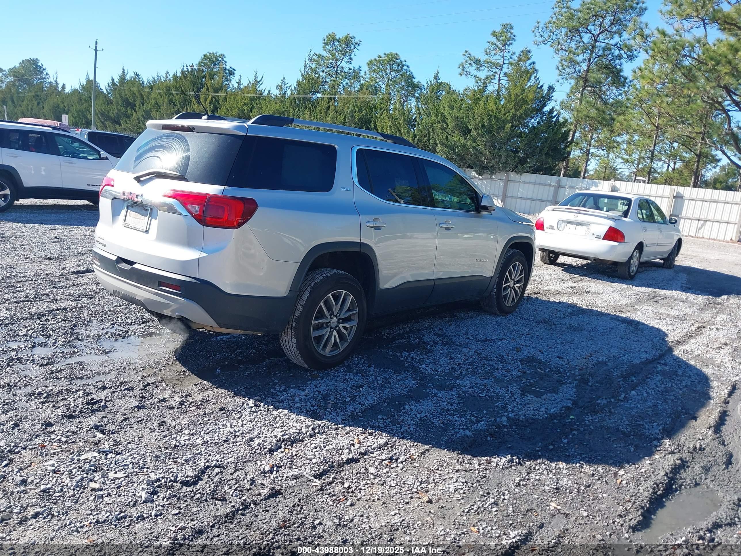 GMC ACADIA image 4