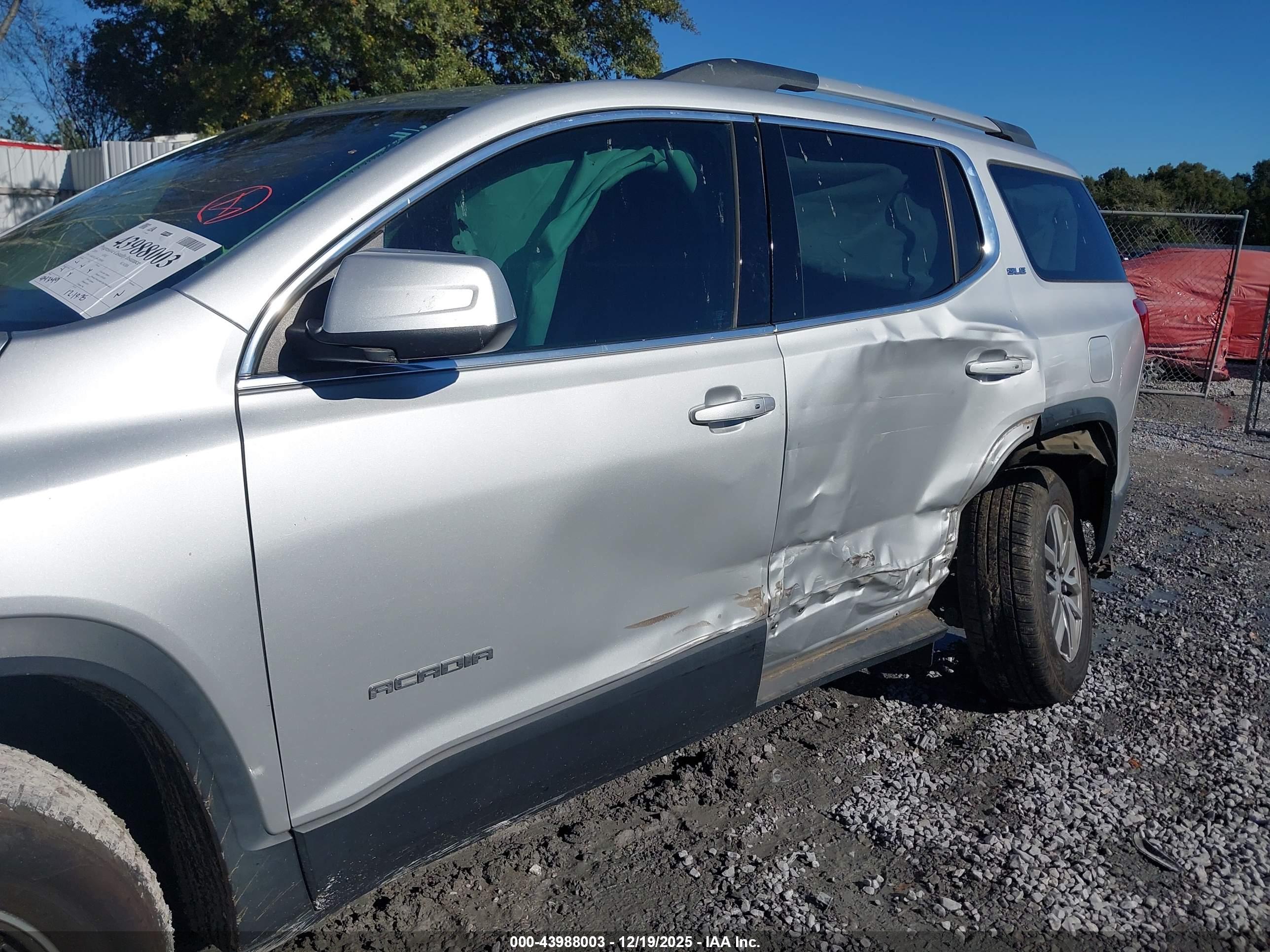 GMC ACADIA image 6