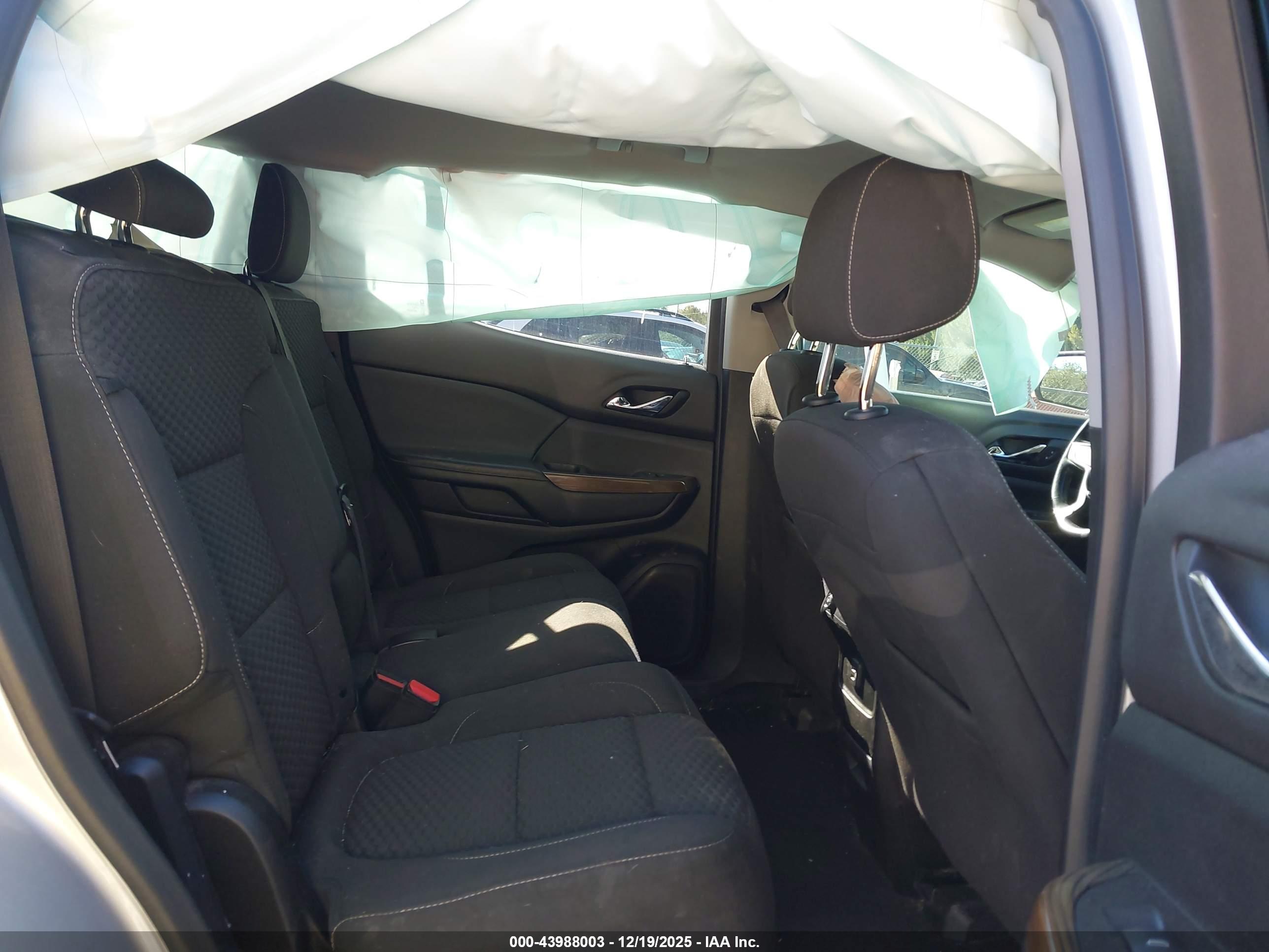 GMC ACADIA image 8