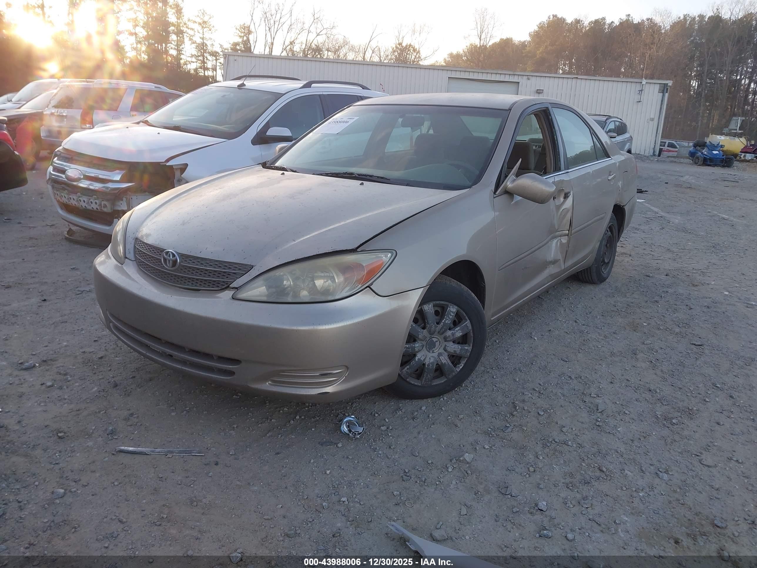 TOYOTA CAMRY image 2