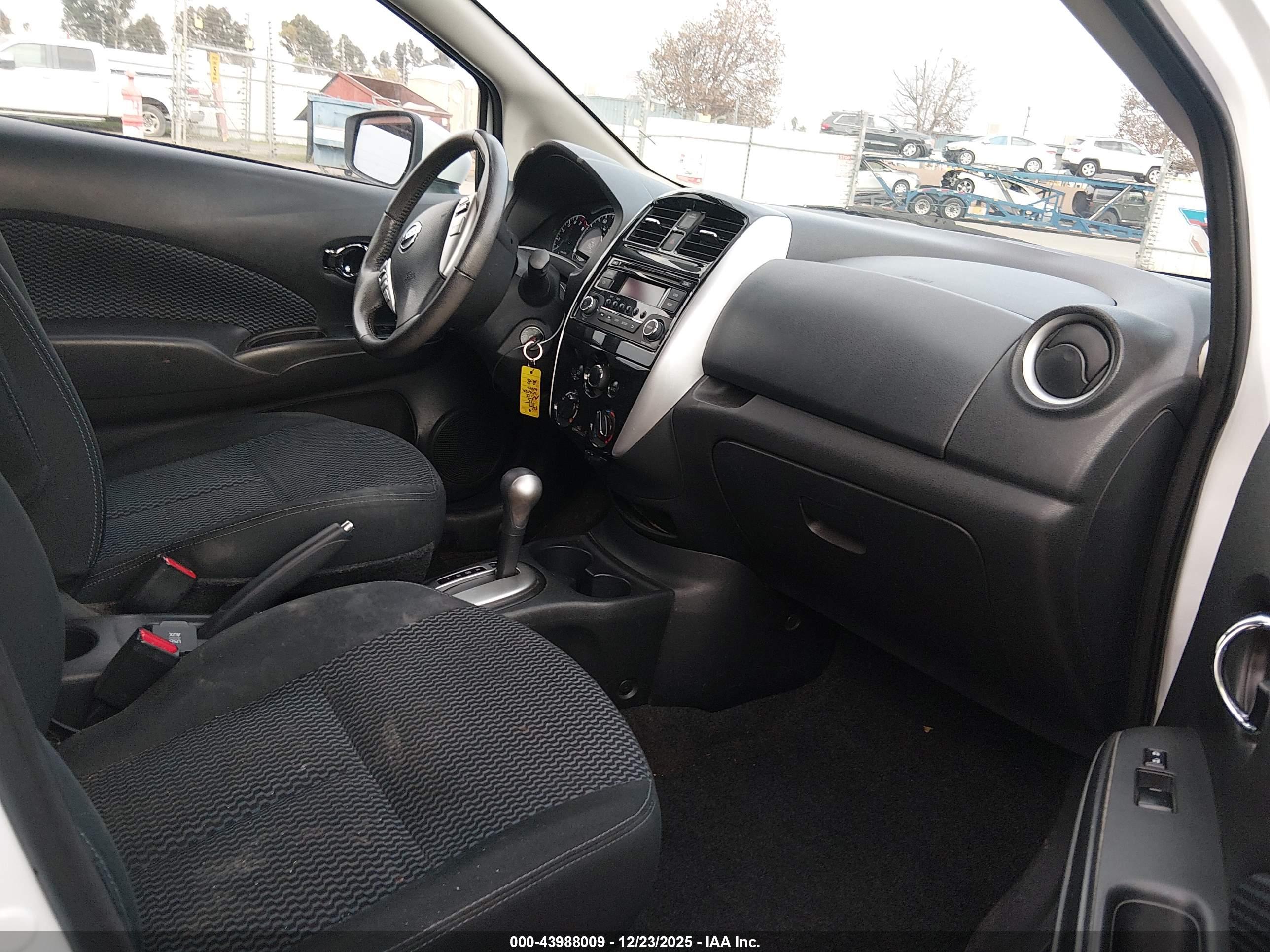NISSAN VERSA image 5