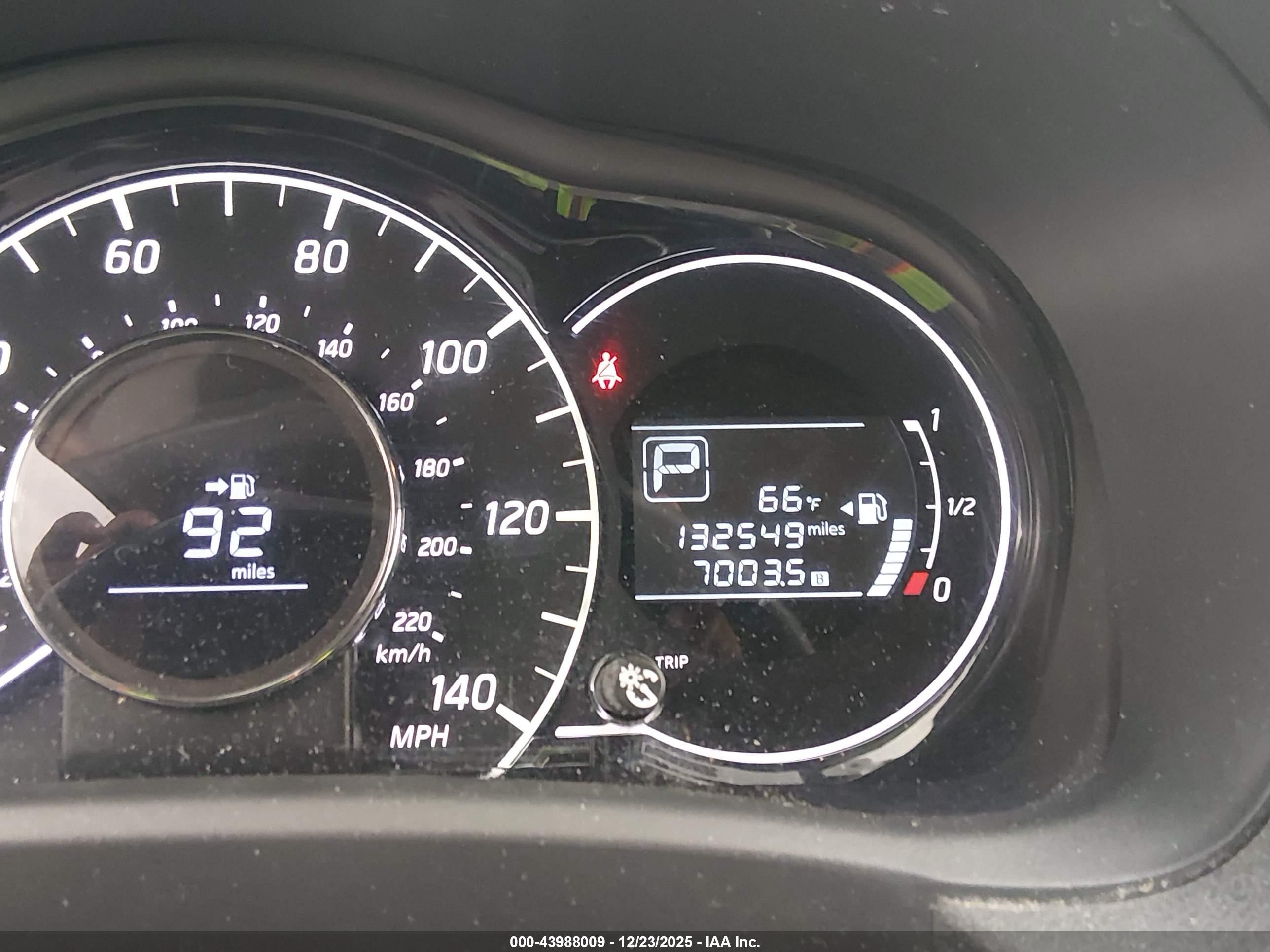 NISSAN VERSA image 7