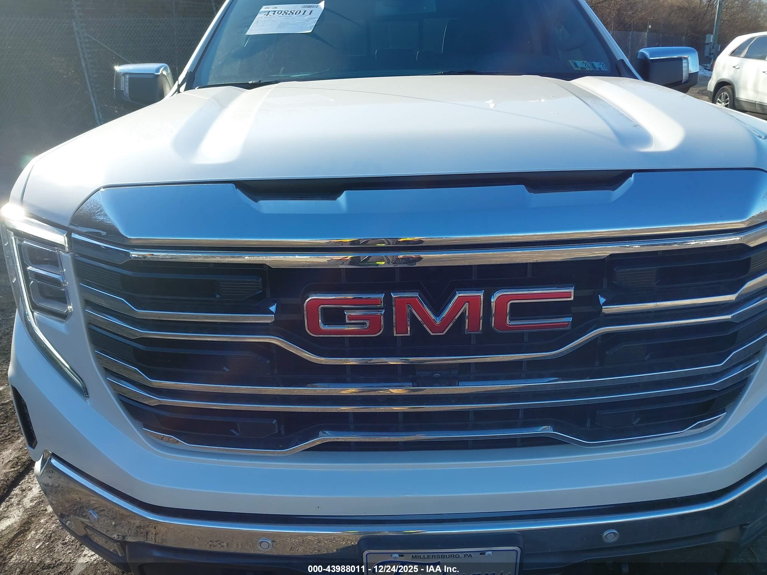 GMC SIERRA image 6