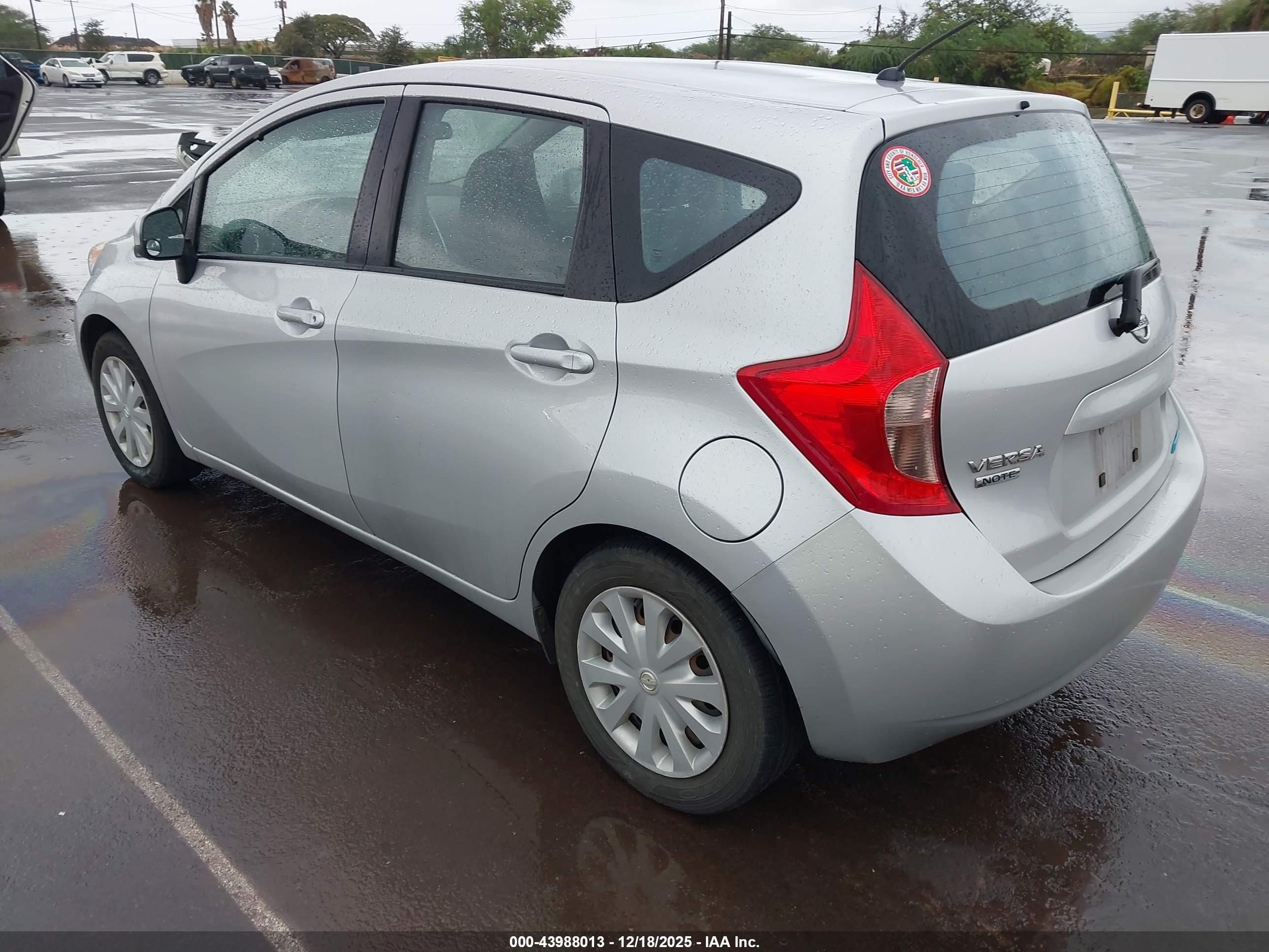 NISSAN VERSA image 3