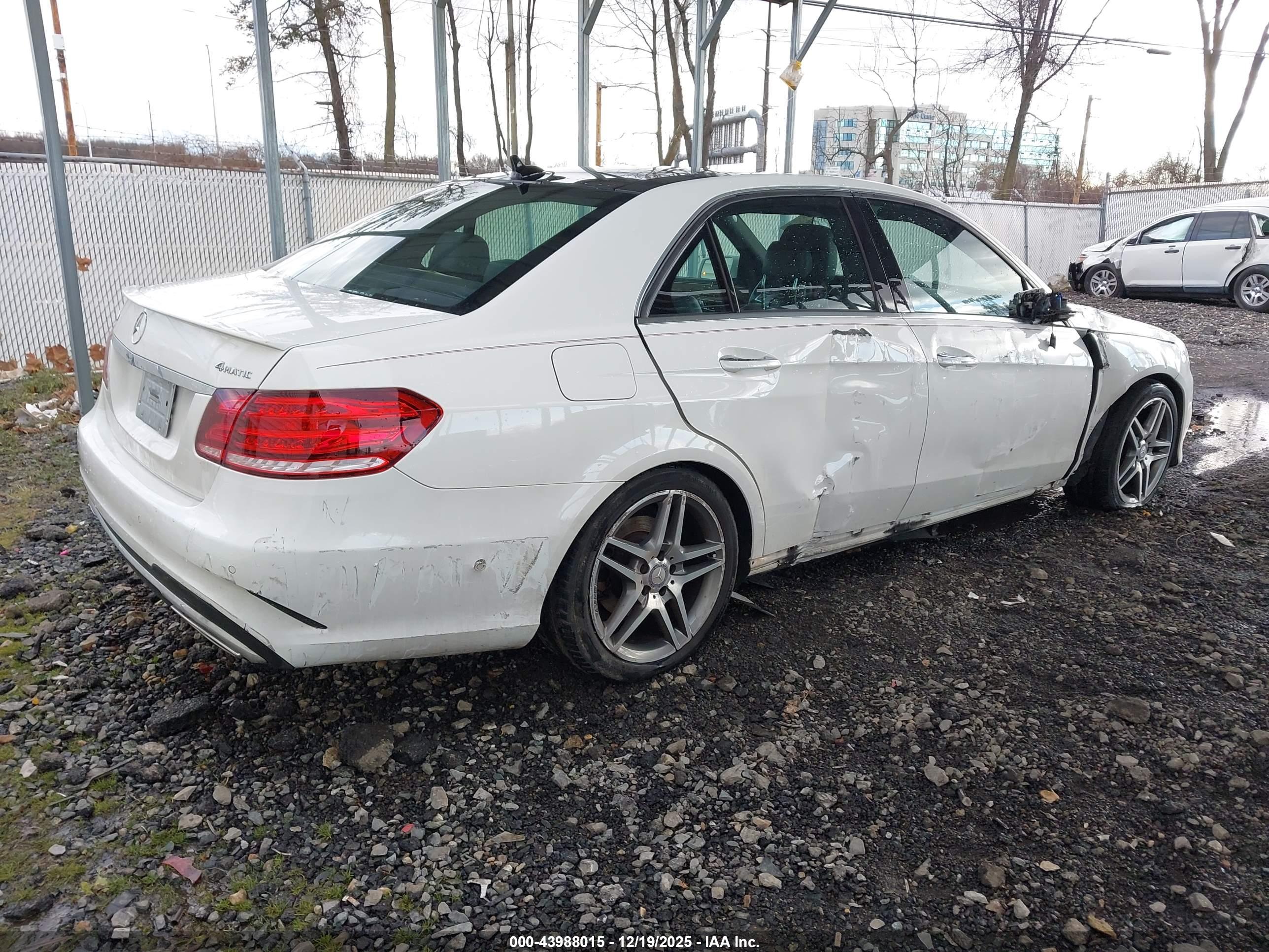 MERCEDES-BENZ E image 4
